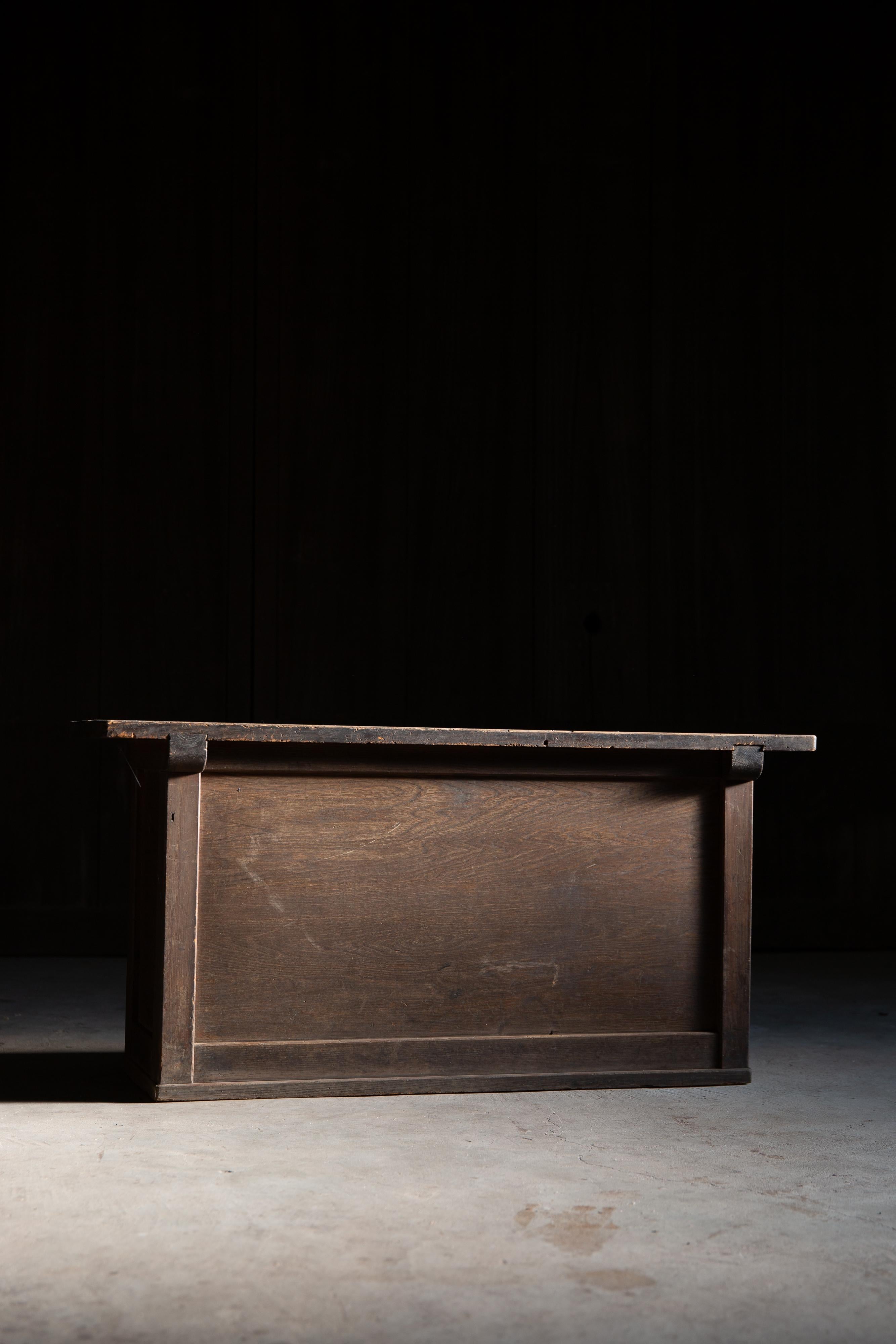 Meiji Japanese antique Black Urushi low display stand, wabi sabi side table or bench For Sale