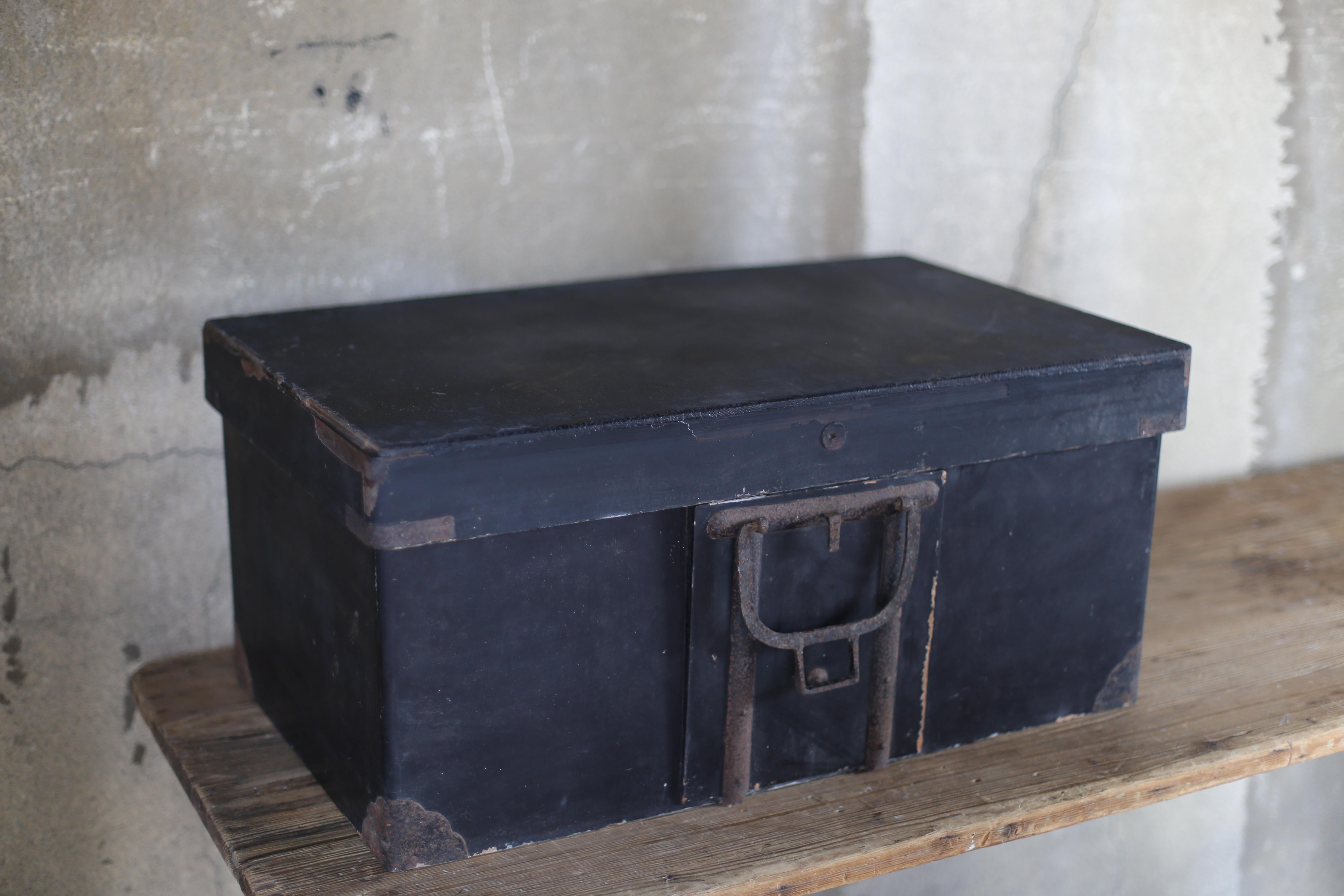 19th Century Japanese Antique Black Wooden Box 1700s-1800s/Coffee Table Tansu Mingei