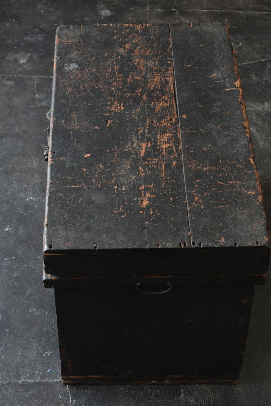 Japanese Antique Black Wooden Box/1800-1900/Coffee Table/Mingei Storage Box 3