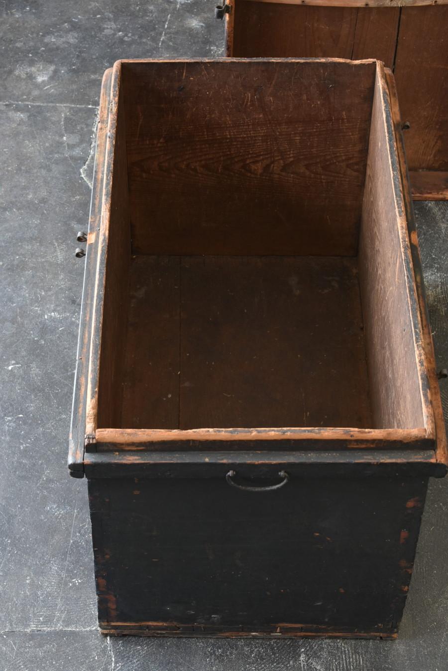 Japanese Antique Black Wooden Box/1800-1900/Coffee Table/Mingei Storage Box 4