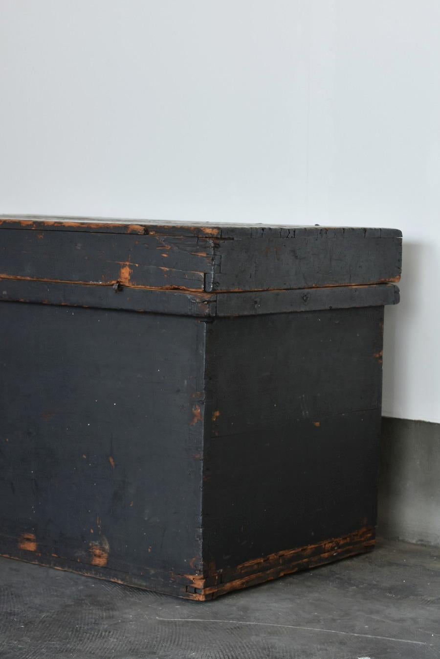 Japanese Antique Black Wooden Box/1800-1900/Coffee Table/Mingei Storage Box 7