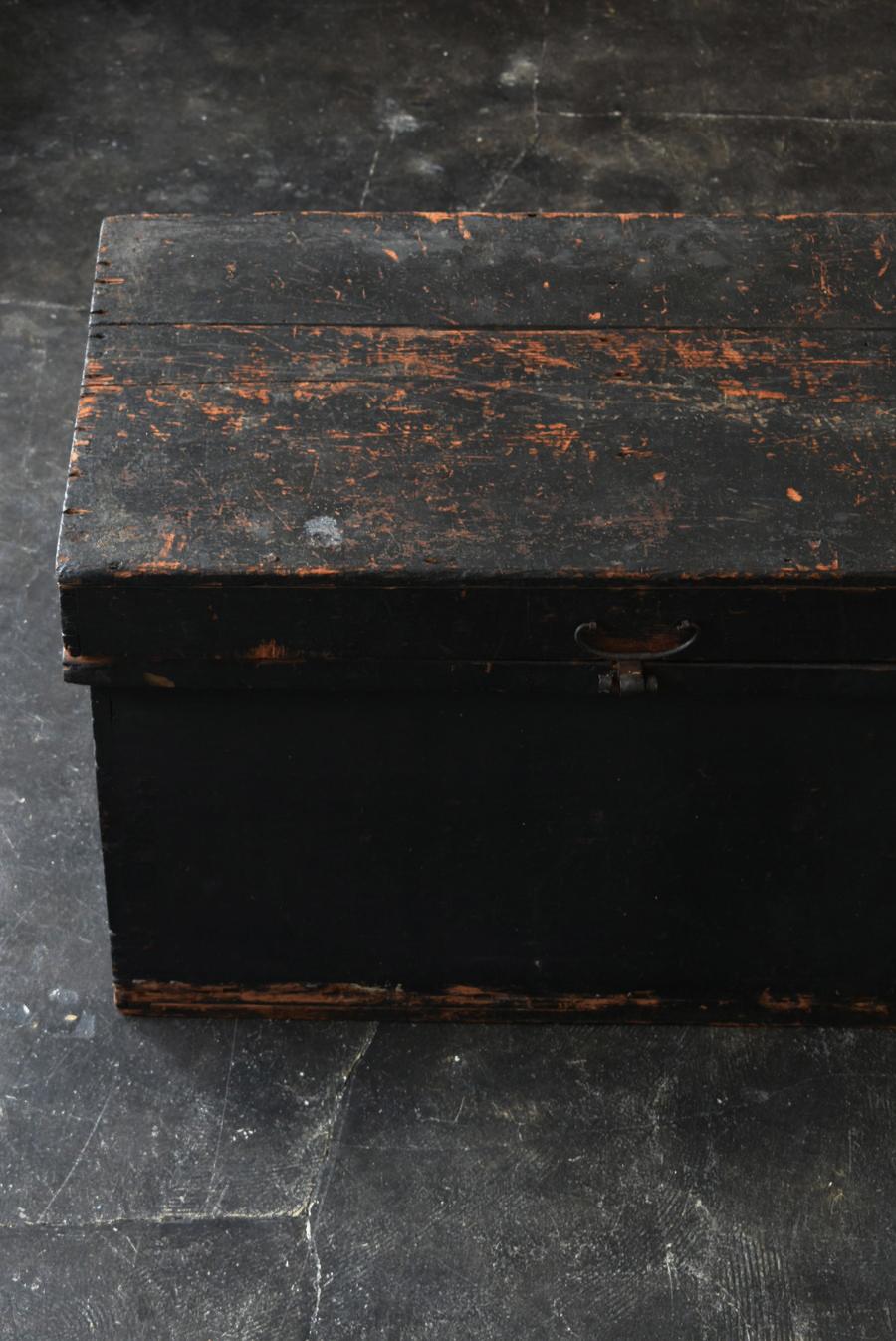 Japanese Antique Black Wooden Box/1800-1900/Coffee Table/Mingei Storage Box 2