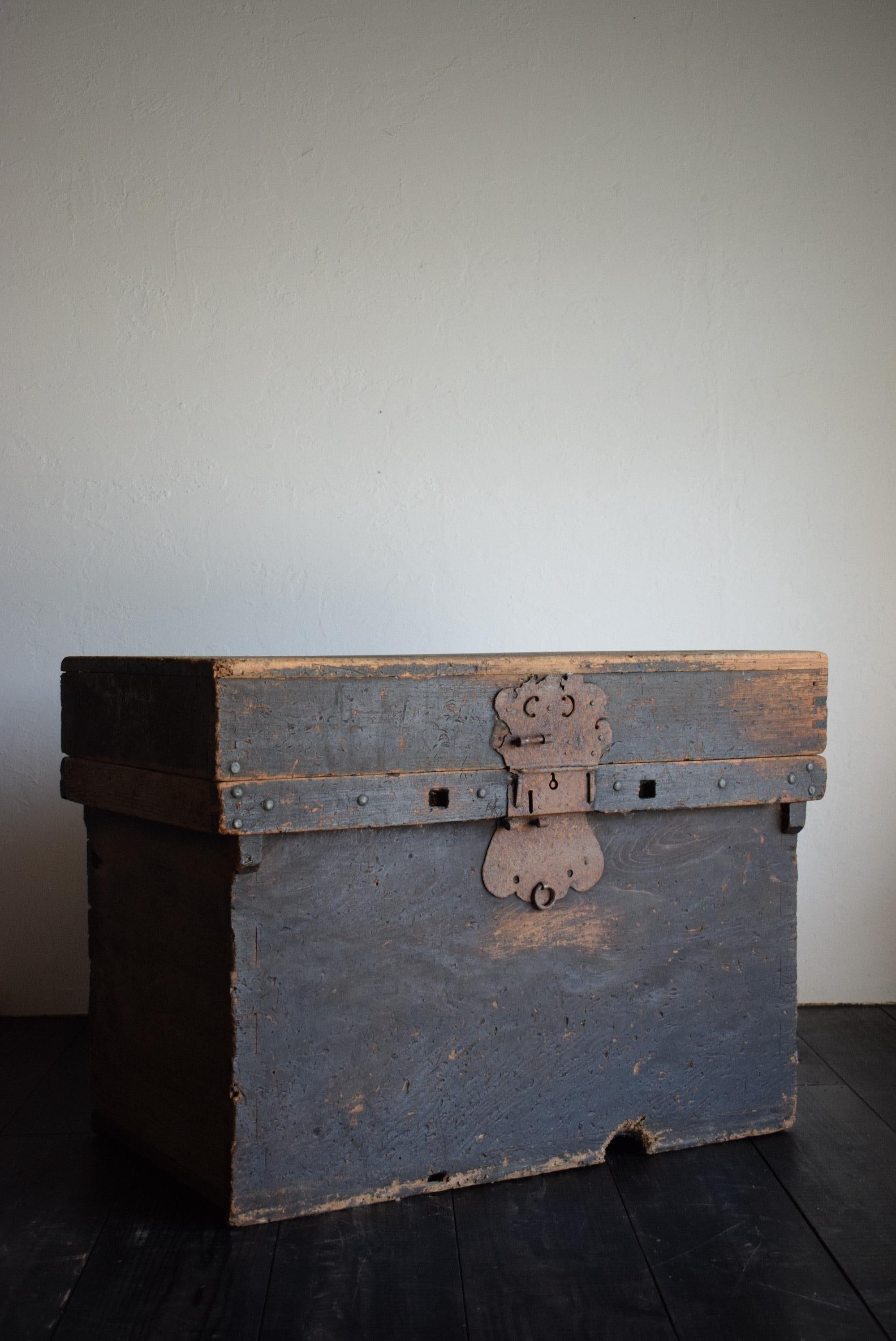 Japanese Antique Black Wooden Box 1860s-1900s/Sofa Table Tansu Mingei Storage For Sale 2