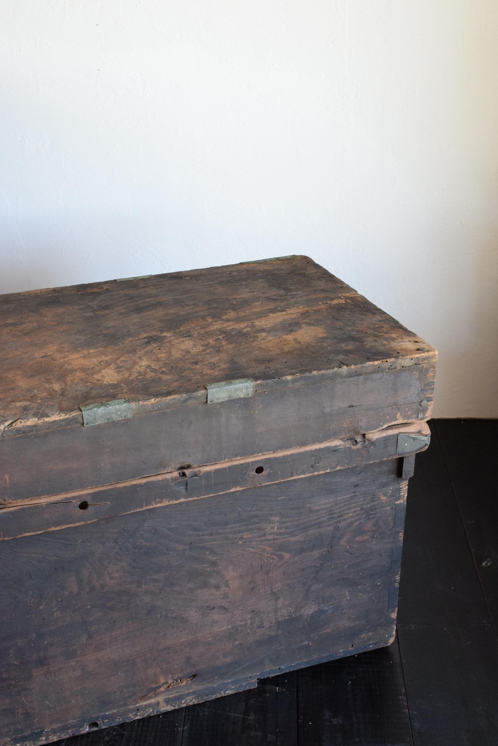 Japanese Antique Black Wooden Box 1860s-1900s/Sofa Table Tansu Mingei Storage For Sale 2