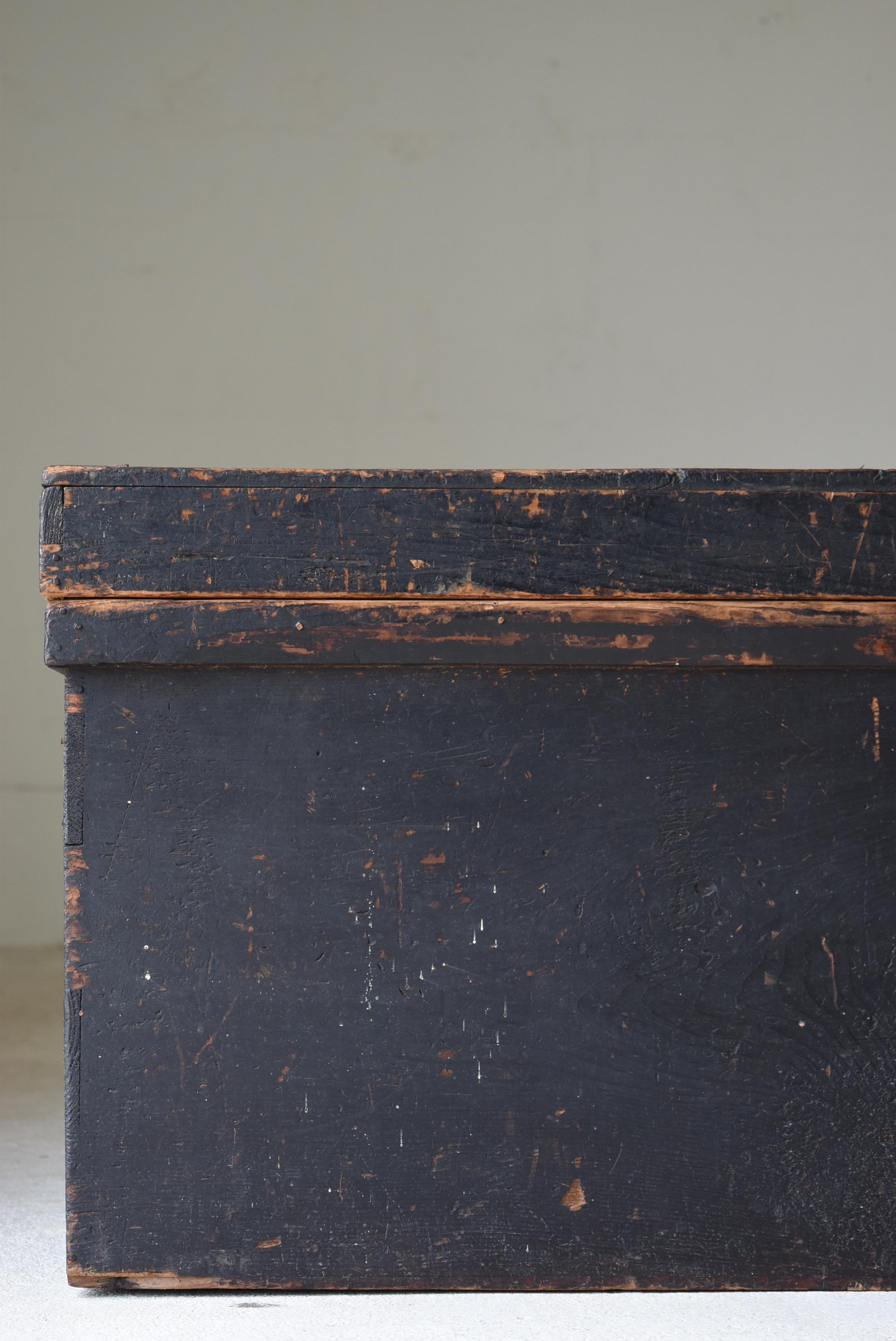 Cedar Japanese Antique Black Wooden Box 1860s-1900s/Sofa Table Tansu Storage Wabi-Sabi