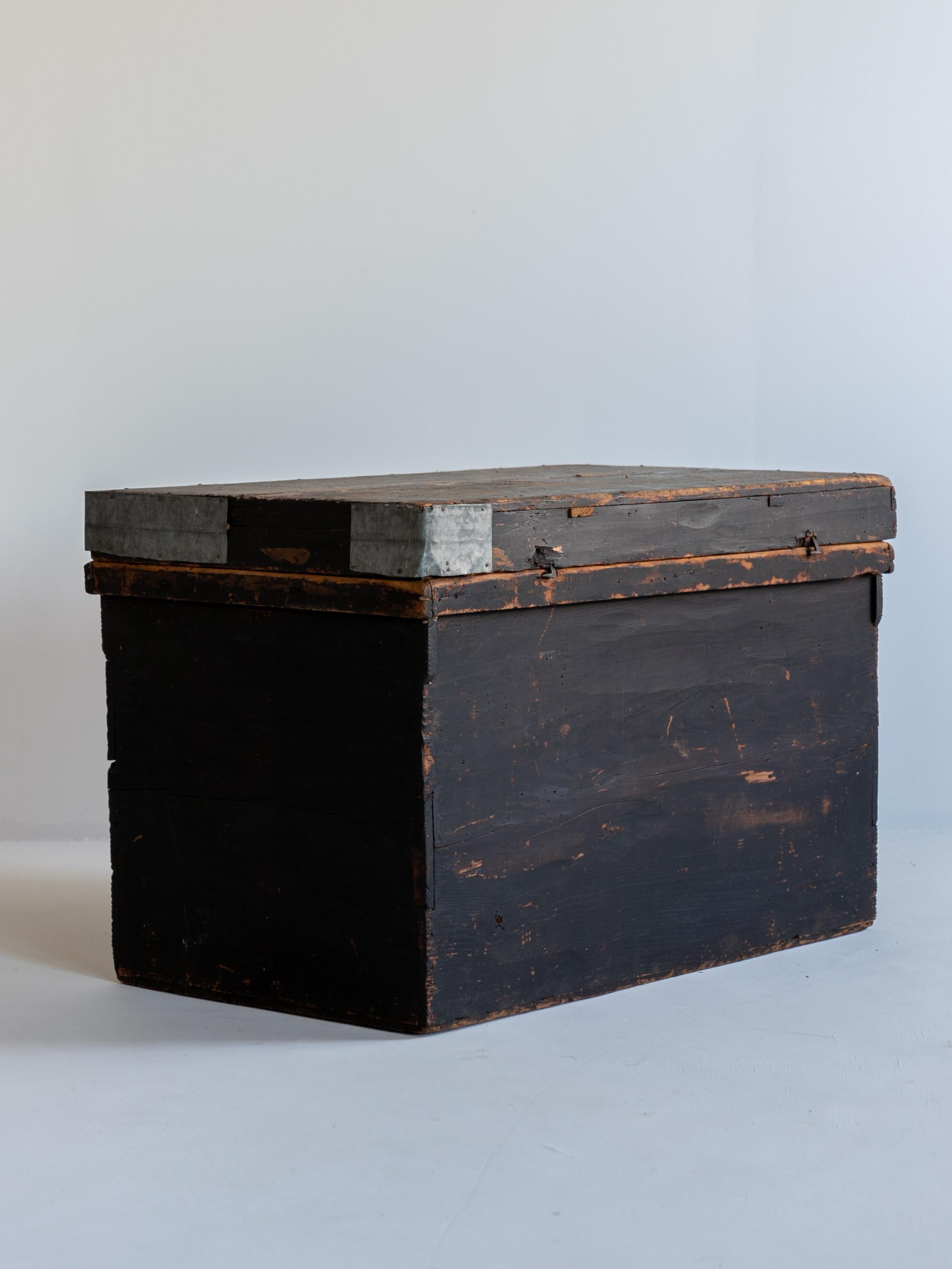 20th Century Japanese Antique Black Wooden Box 1860s-1900s / Sofa Table Tansu Wabi Sabi