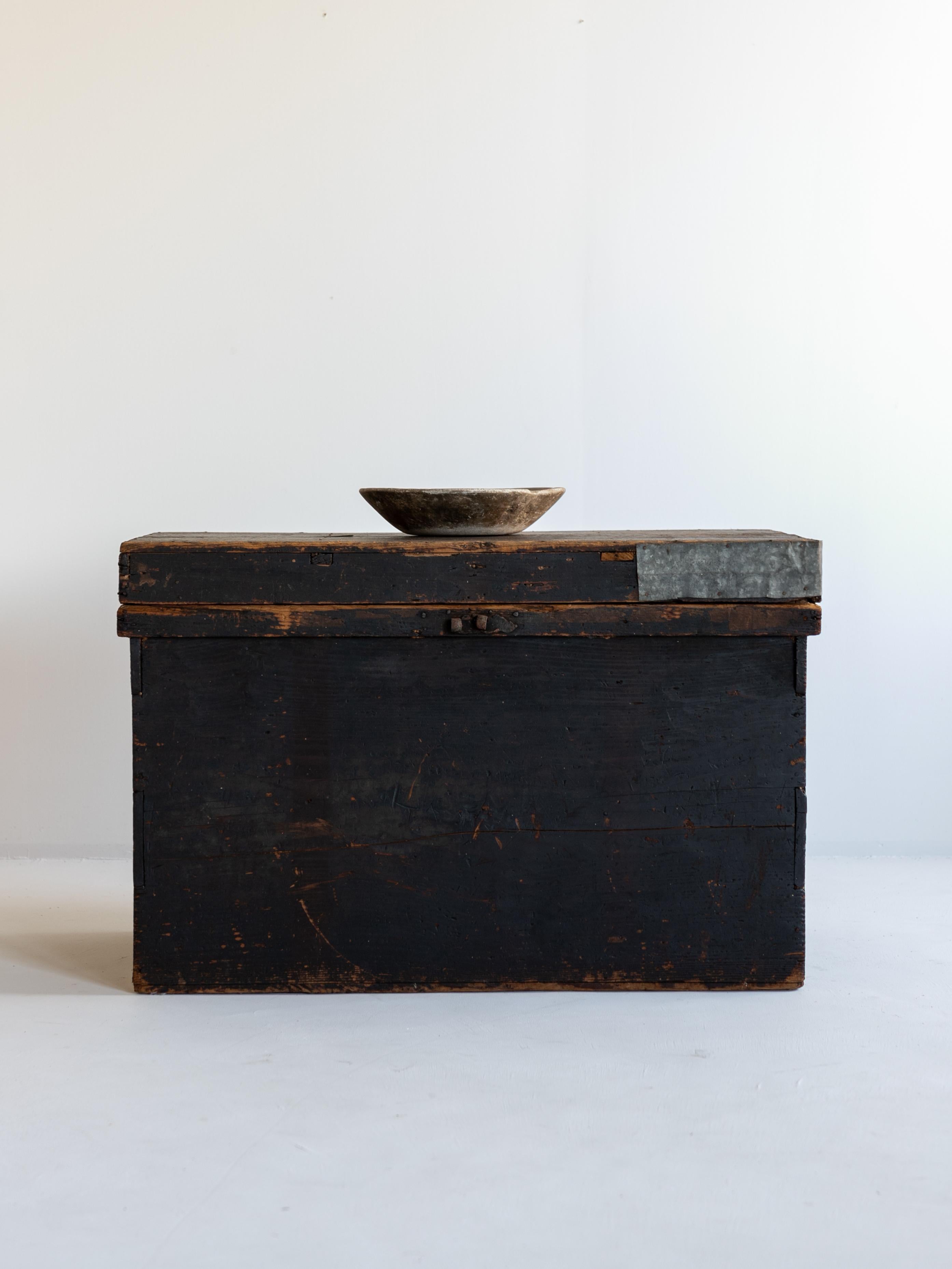 Cedar Japanese Antique Black Wooden Box 1860s-1900s / Sofa Table Tansu Wabi Sabi