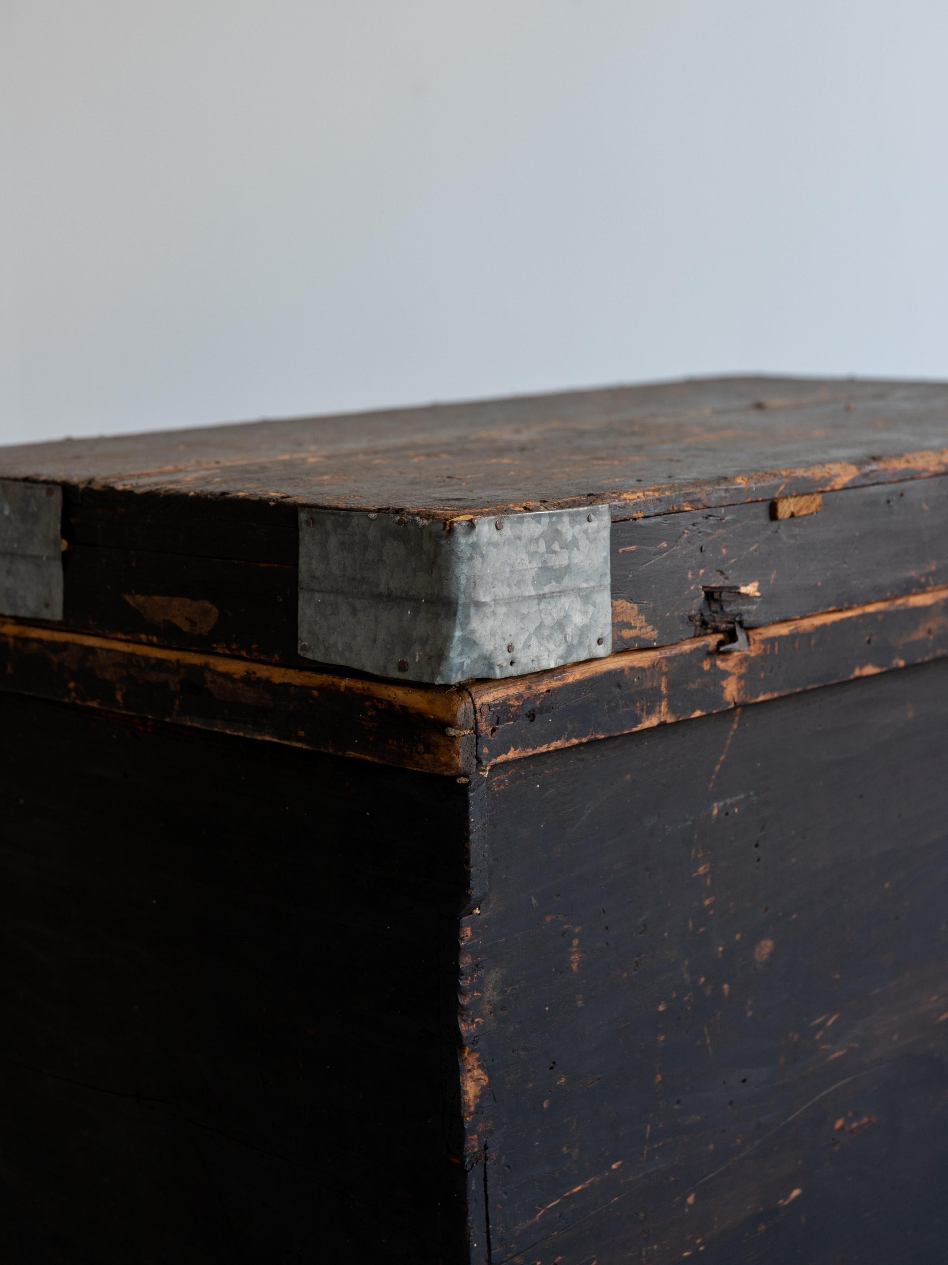 Japanese Antique Black Wooden Box 1860s-1900s / Sofa Table Tansu Wabi Sabi 1