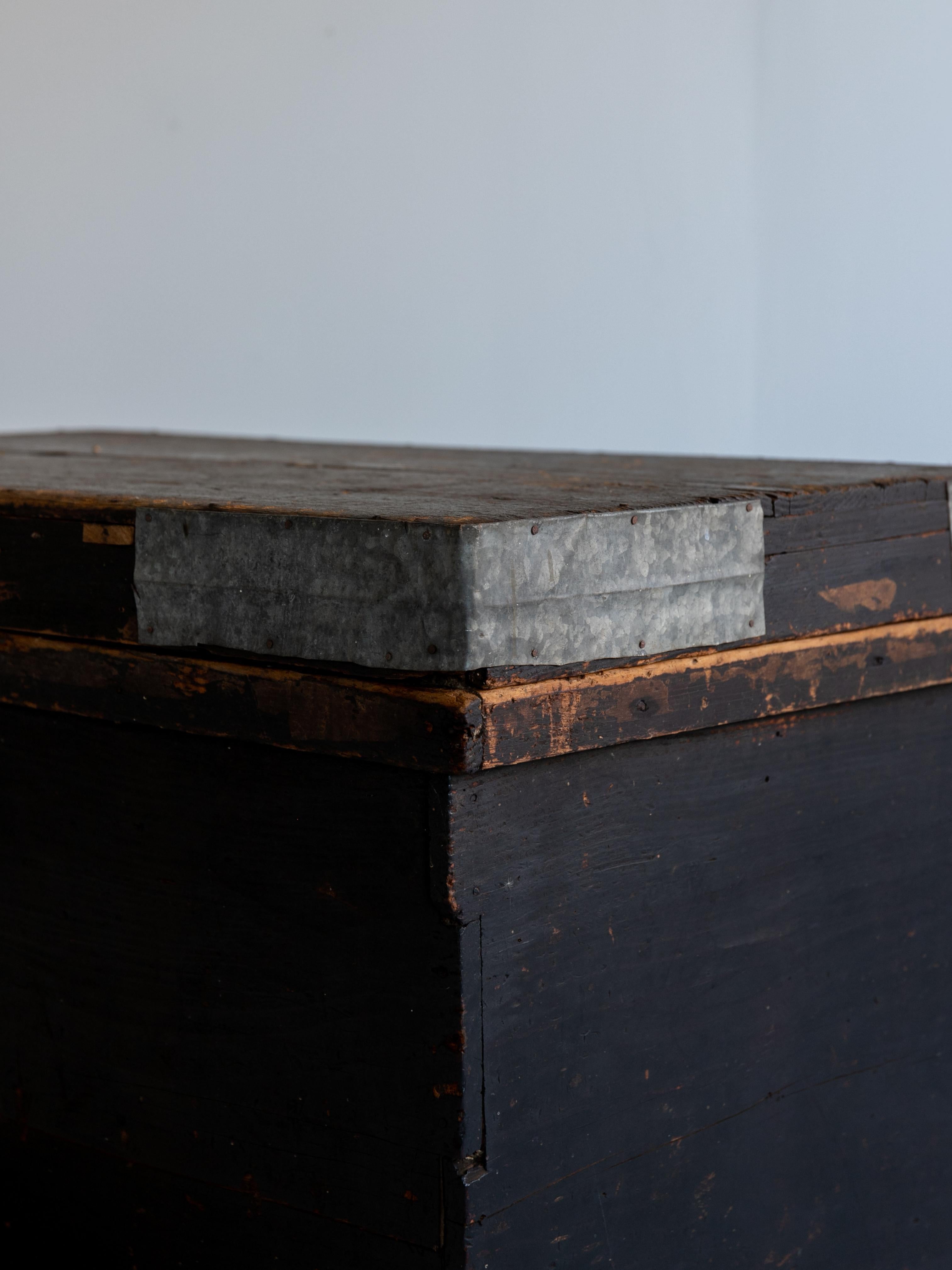 Japanese Antique Black Wooden Box 1860s-1900s / Sofa Table Tansu Wabi Sabi 2