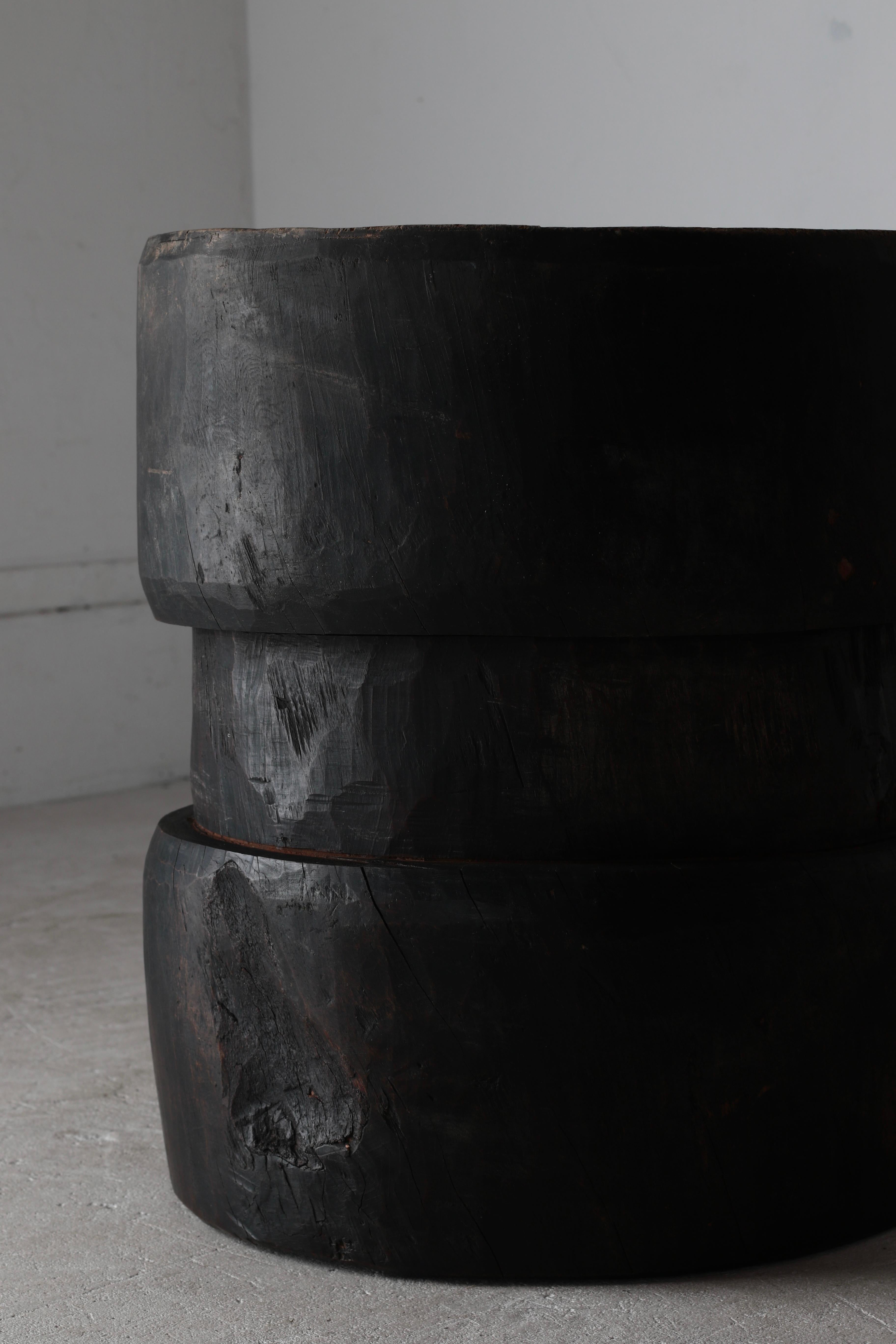 Table basse / table d'appoint japonaise ancienne en bois noir / 1868-1912s Wabi-sabi en vente 4