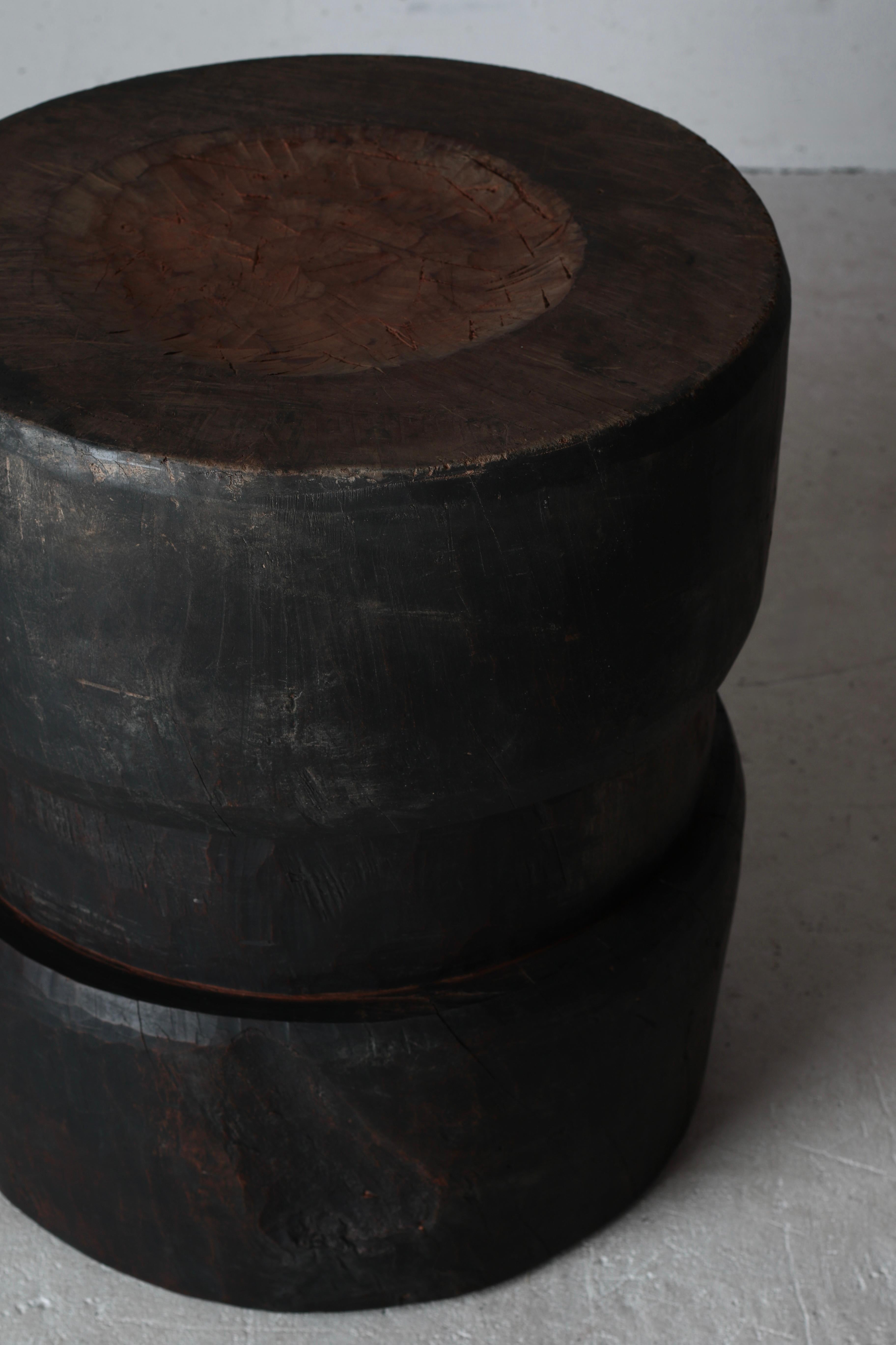 Table basse / table d'appoint japonaise ancienne en bois noir / 1868-1912s Wabi-sabi en vente 5