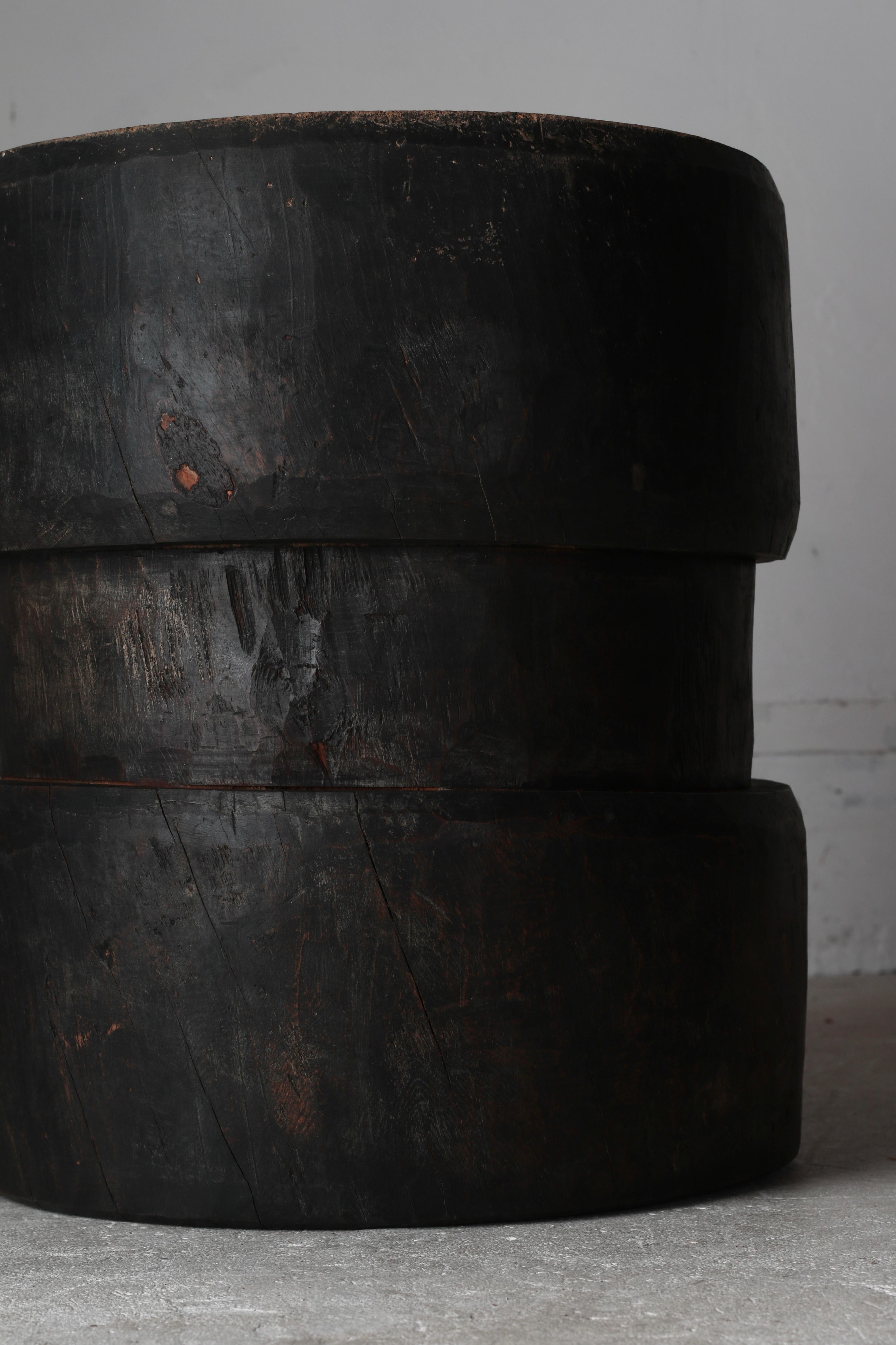 Table basse / table d'appoint japonaise ancienne en bois noir / 1868-1912s Wabi-sabi en vente 6