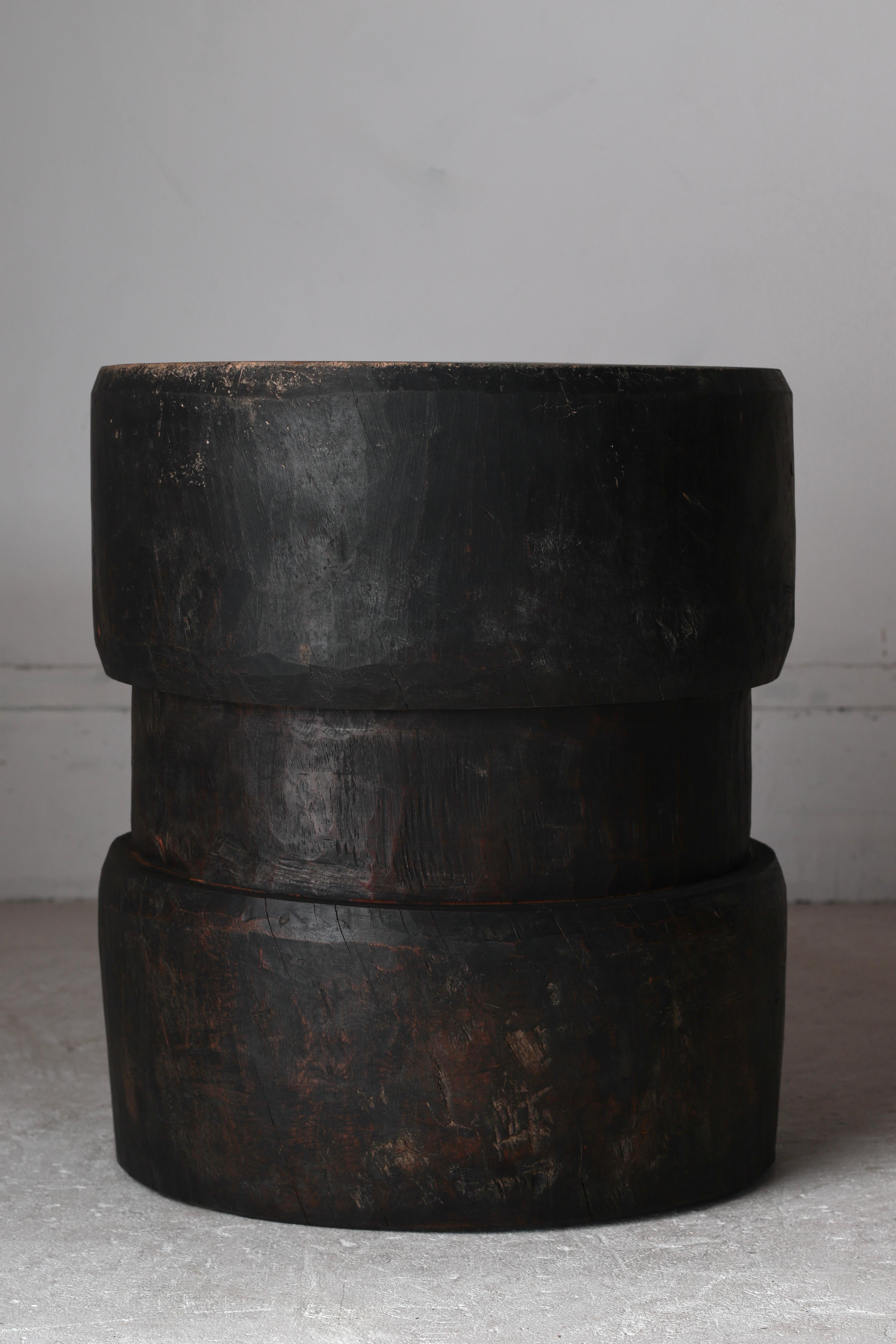 Table basse / table d'appoint japonaise ancienne en bois noir / 1868-1912s Wabi-sabi en vente 7