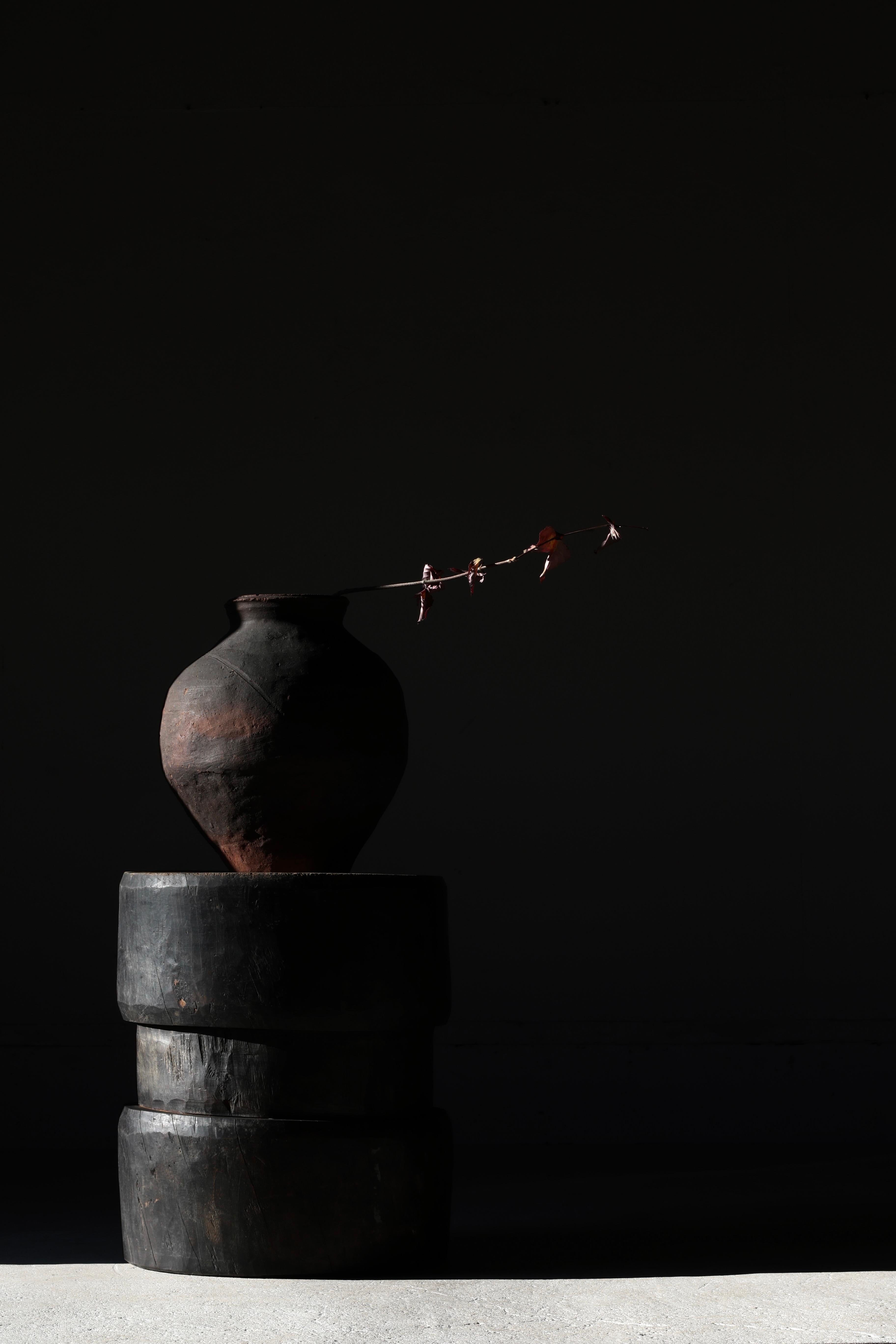 Table basse / table d'appoint japonaise ancienne en bois noir / 1868-1912s Wabi-sabi en vente 12