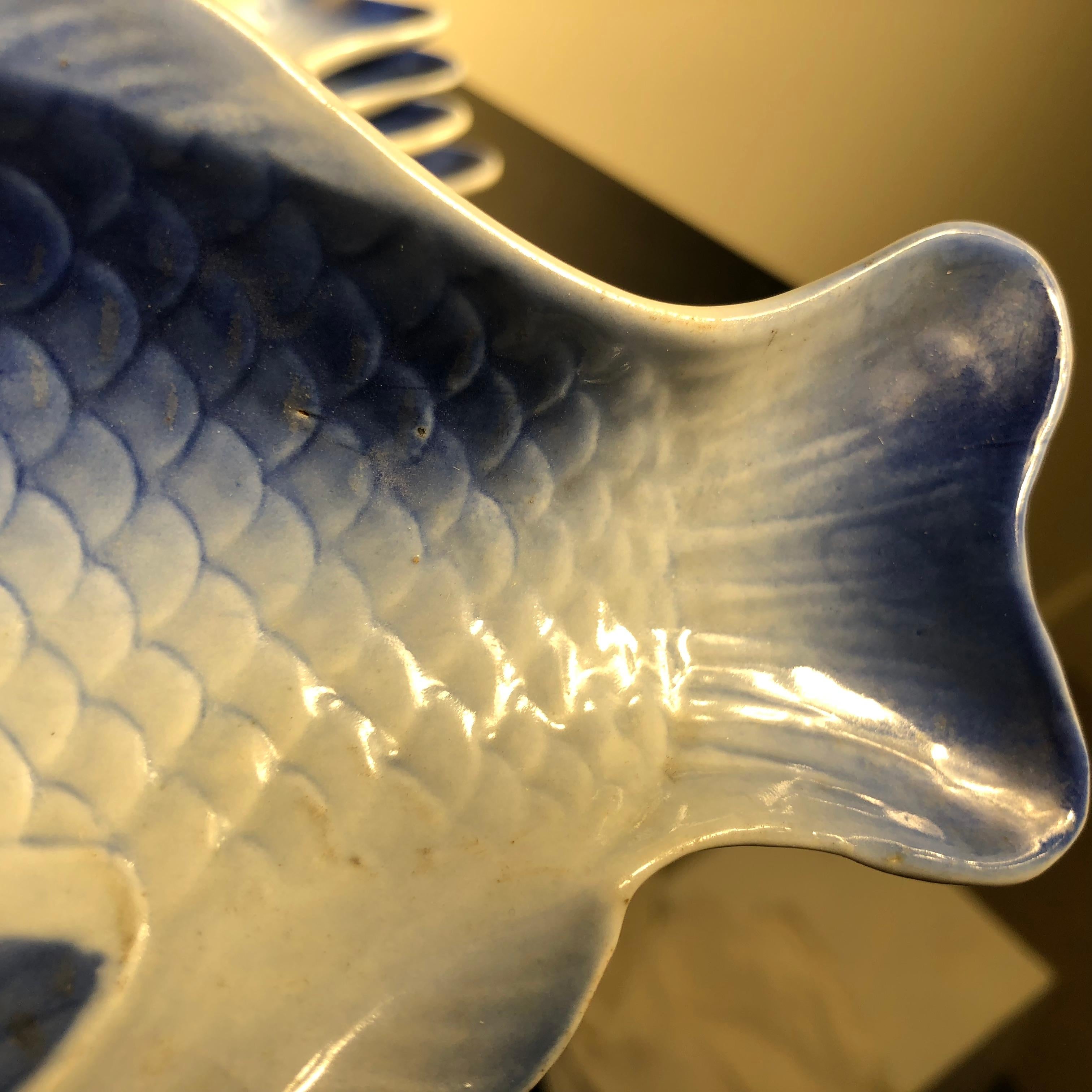 Japanese Antique Blue and White Fish Serving Plates with Fine Details In Good Condition In South Burlington, VT