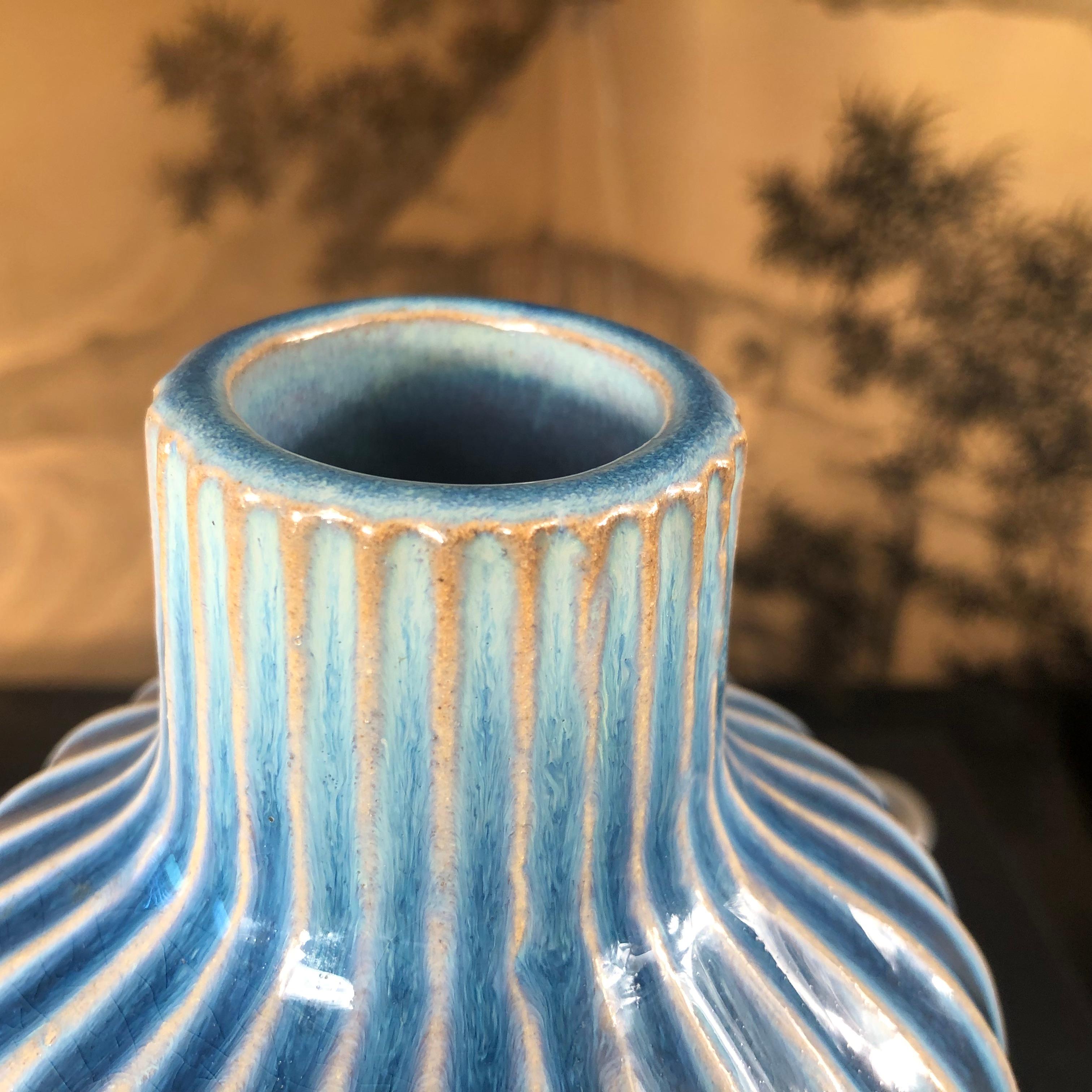 Japanese Large Antique Blue and White Gourd Vase  In Good Condition In South Burlington, VT