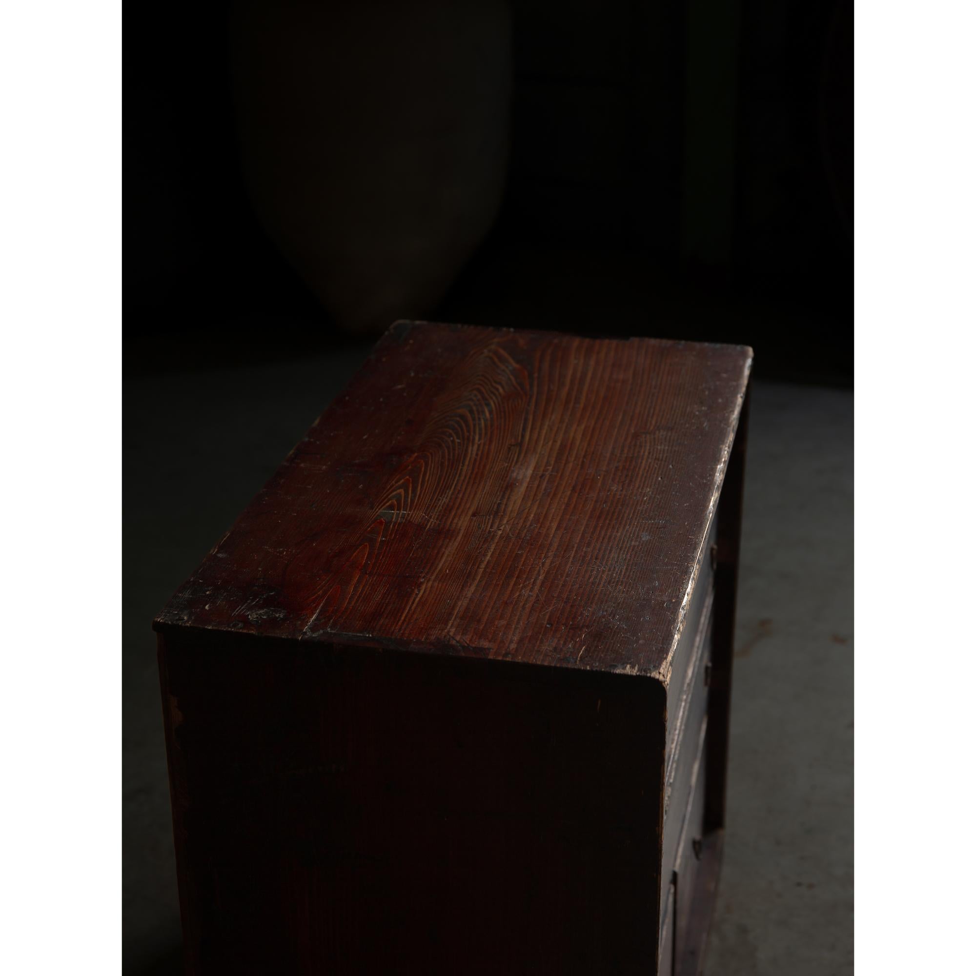 1850s-60s Japanese antique box chest of drawers, Edo era. wabi sabi urushi tansu in vendita 7