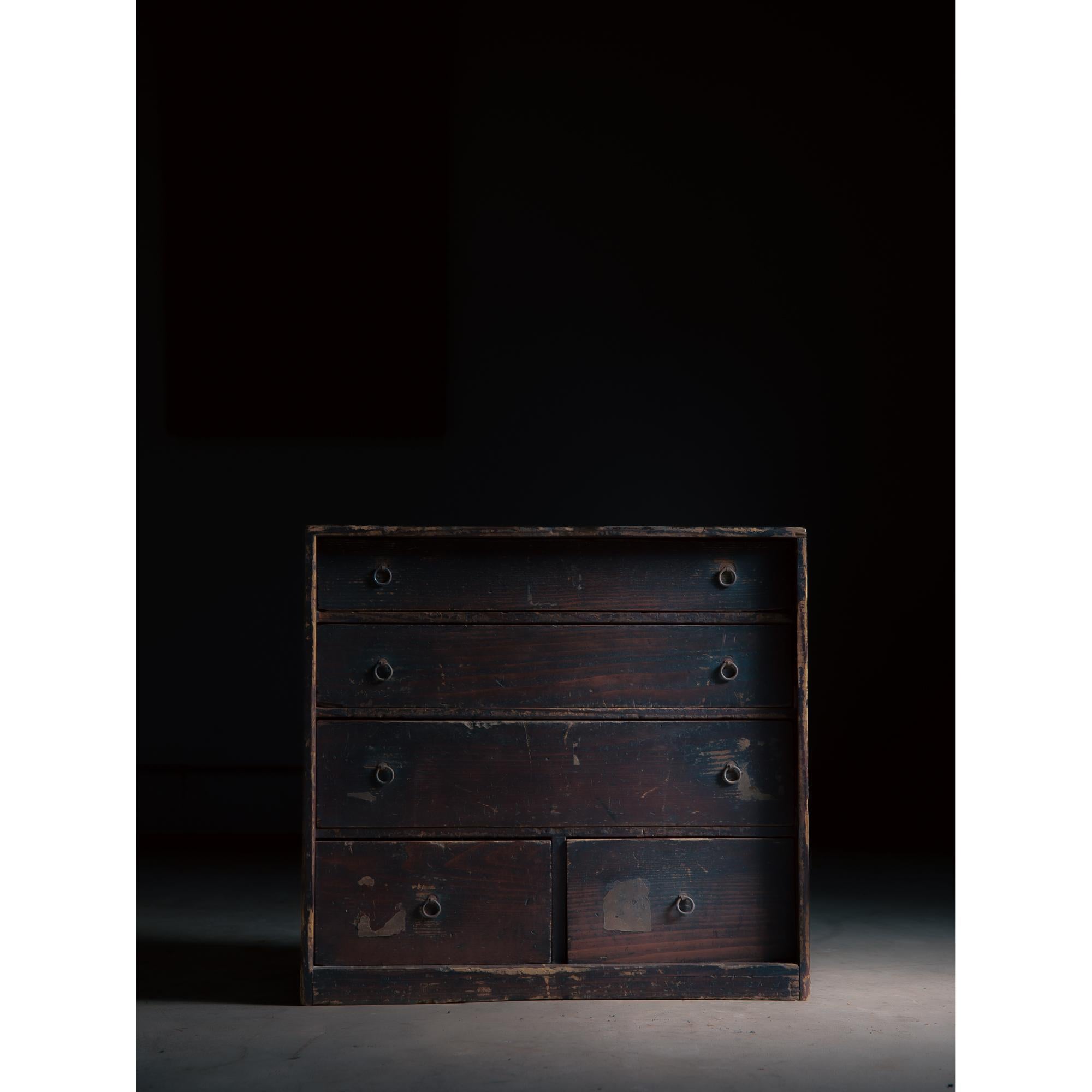 Giapponese 1850s-60s Japanese antique box chest of drawers, Edo era. wabi sabi urushi tansu in vendita