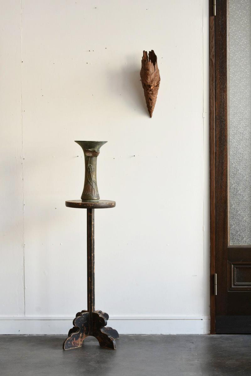 Cast Japanese Antique Brass Vase / Lotus Sculpture / Around 19th Century For Sale
