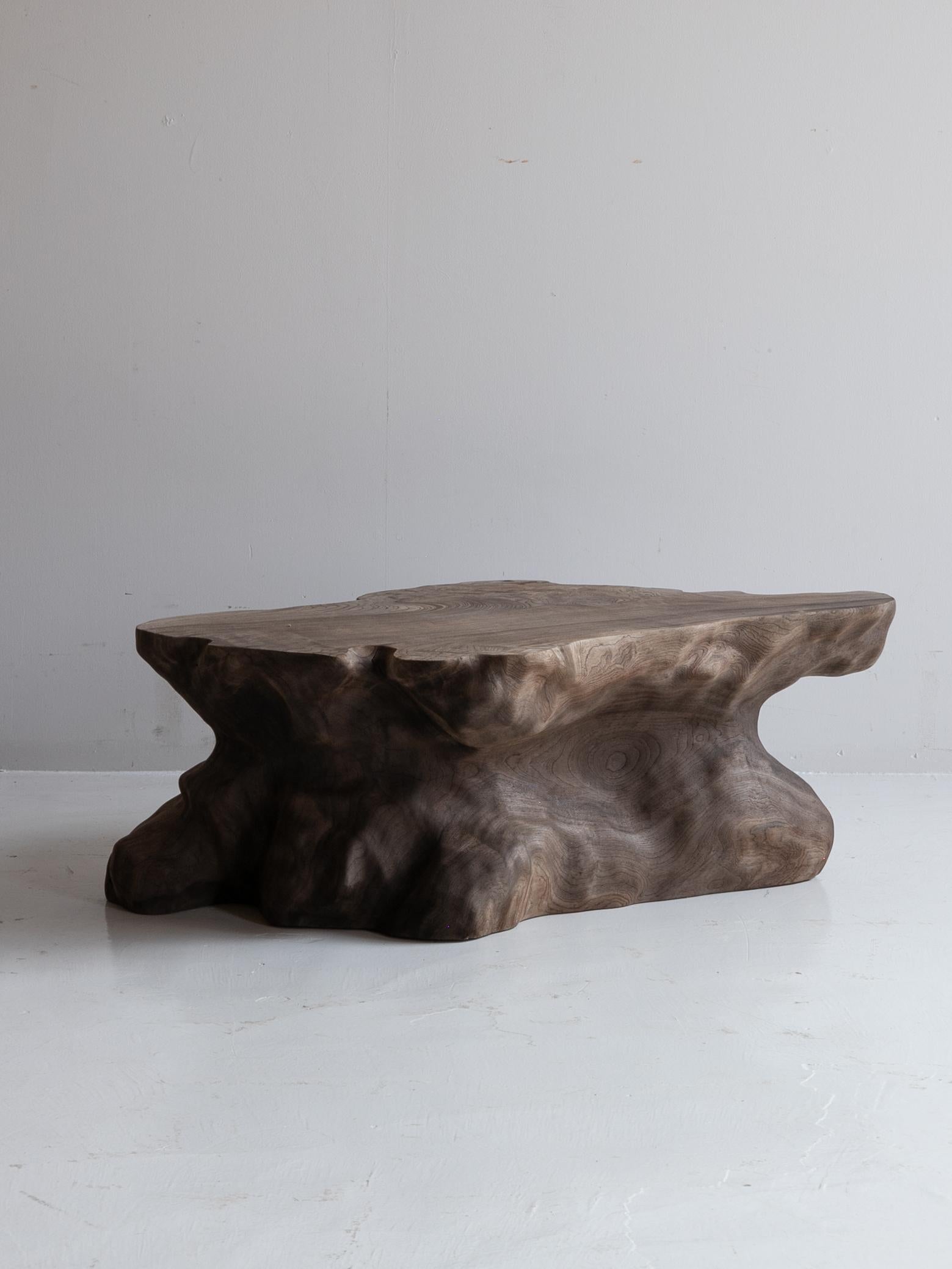 Antiquités japonaises Brutalist  Table basse 1900-1940 / Table d'appoint Wabi Sabi en vente 2