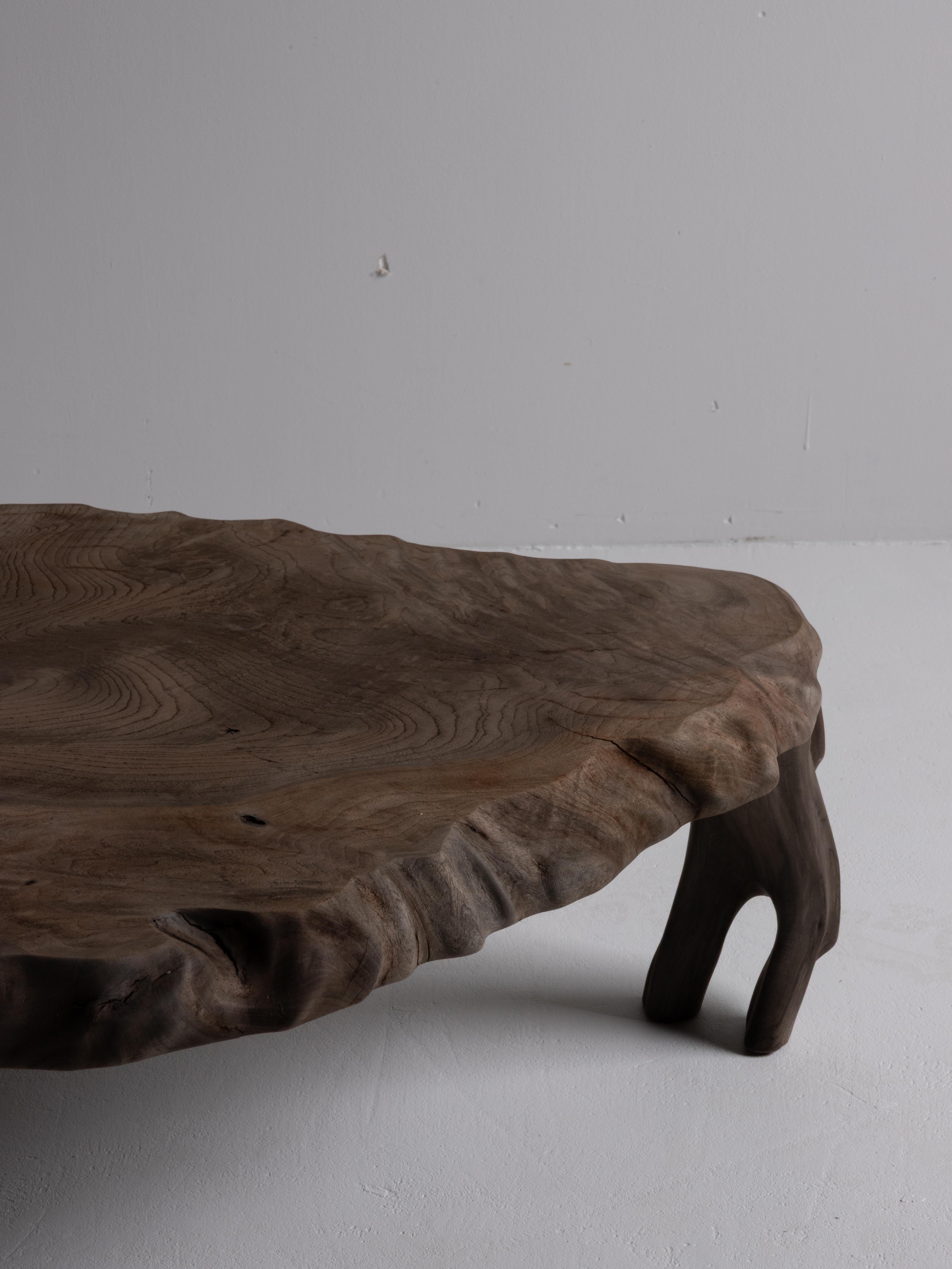 Antiquités japonaises Brutalist  Table basse 1900-1940 / Table d'appoint Wabi Sabi en vente 6