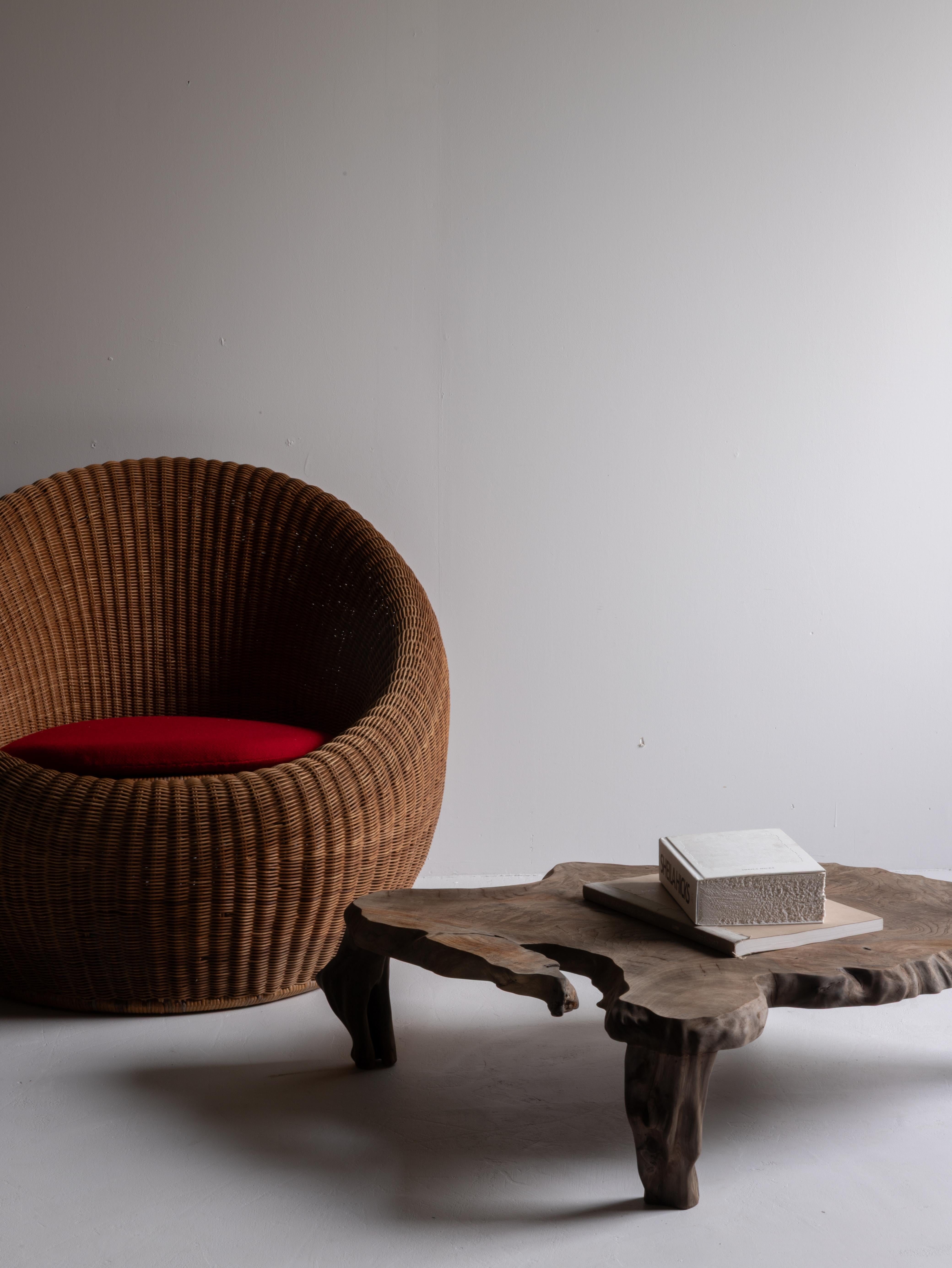 Antiquités japonaises Brutalist  Table basse 1900-1940 / Table d'appoint Wabi Sabi en vente 10