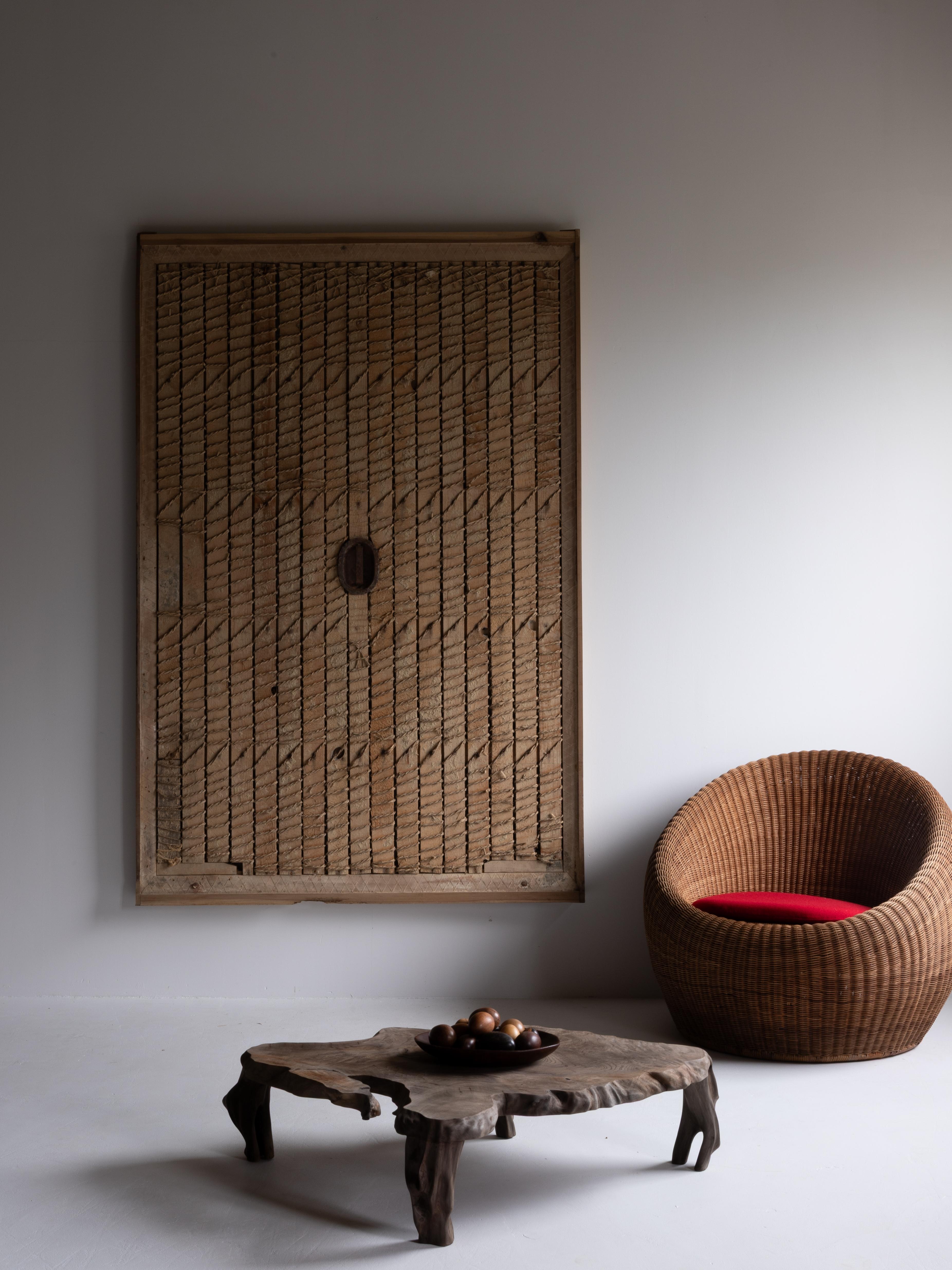 Antiquités japonaises Brutalist  Table basse 1900-1940 / Table d'appoint Wabi Sabi en vente 12