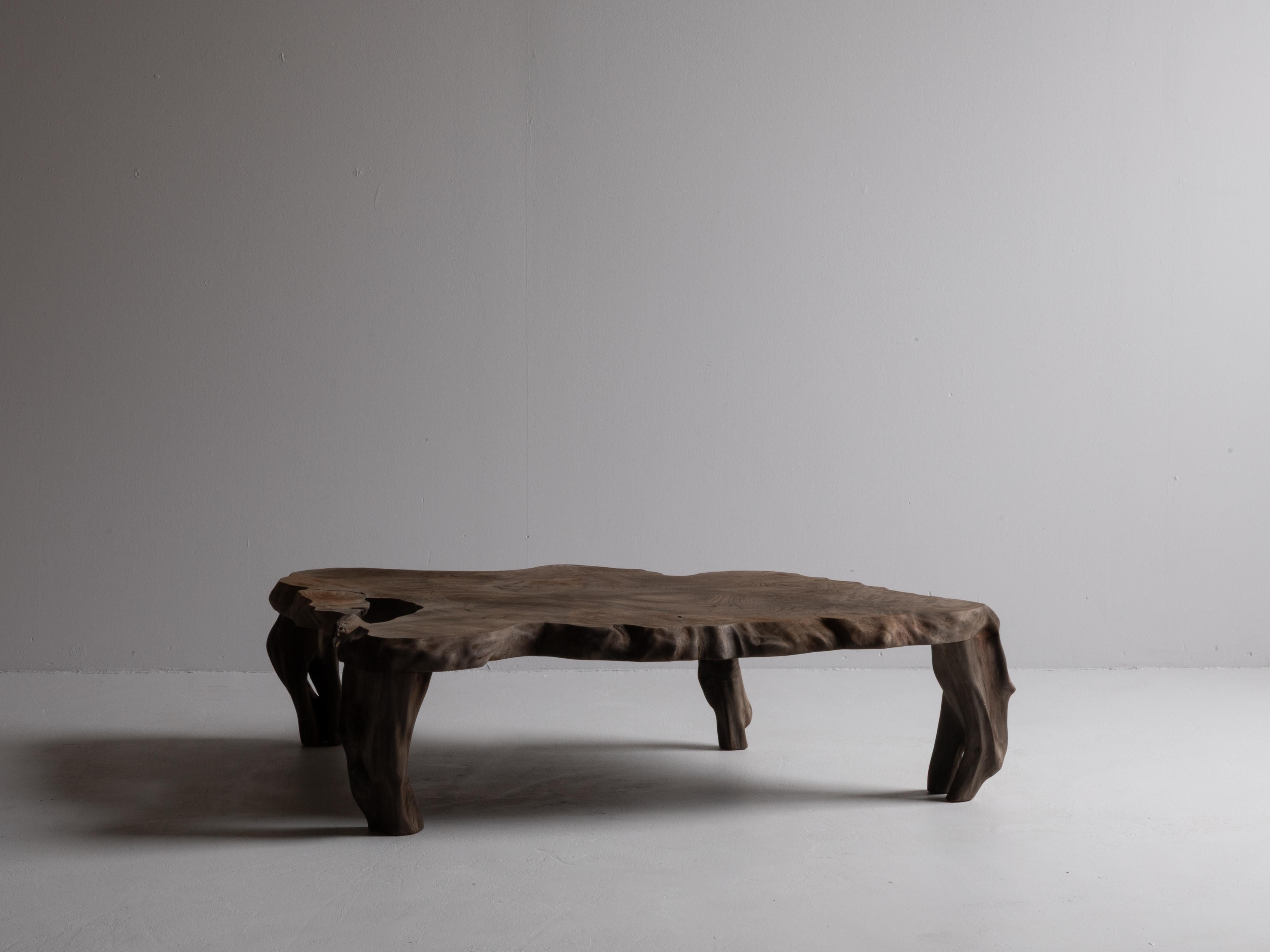 Japonais Antiquités japonaises Brutalist  Table basse 1900-1940 / Table d'appoint Wabi Sabi en vente