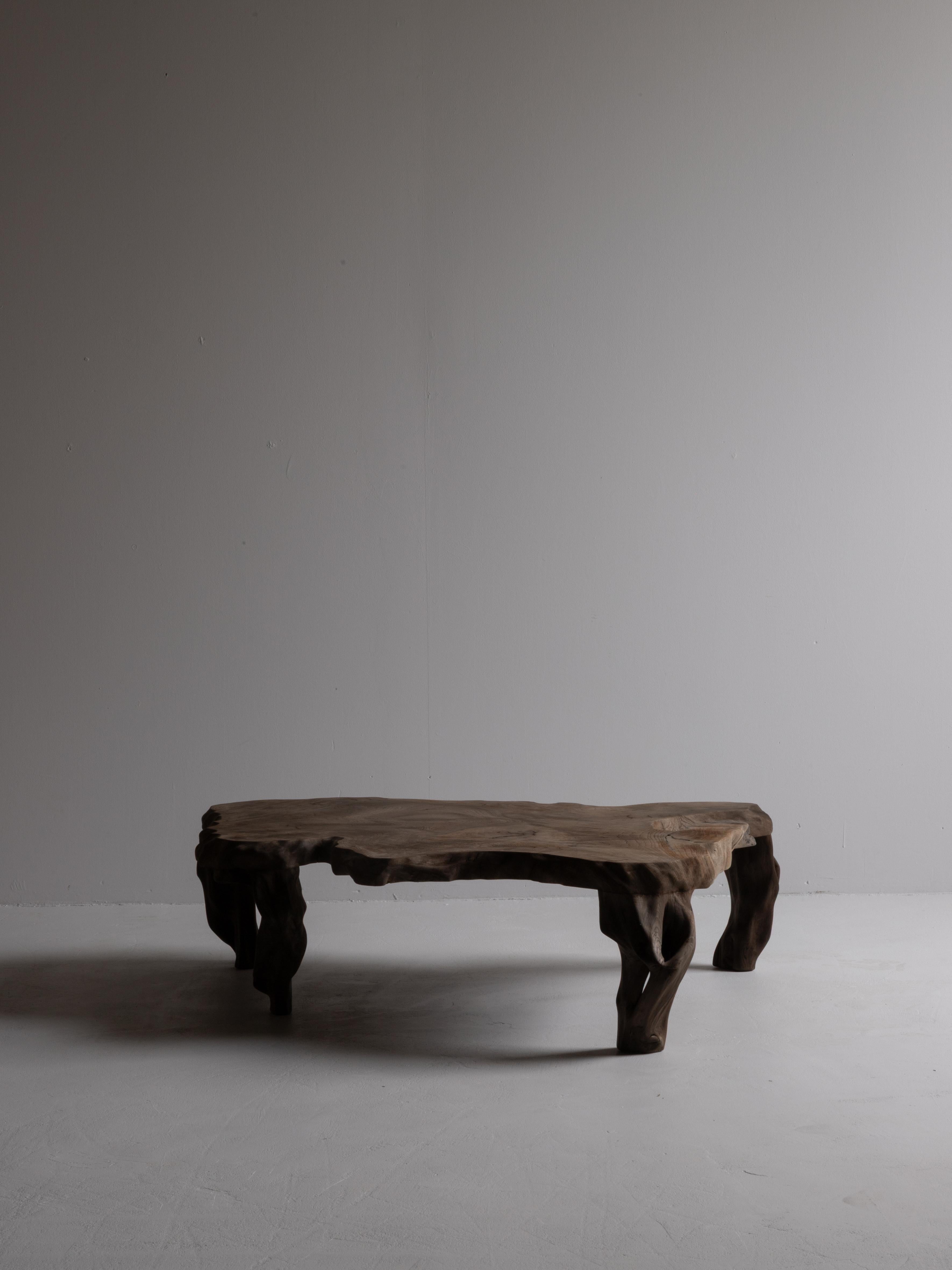 20ième siècle Antiquités japonaises Brutalist  Table basse 1900-1940 / Table d'appoint Wabi Sabi en vente