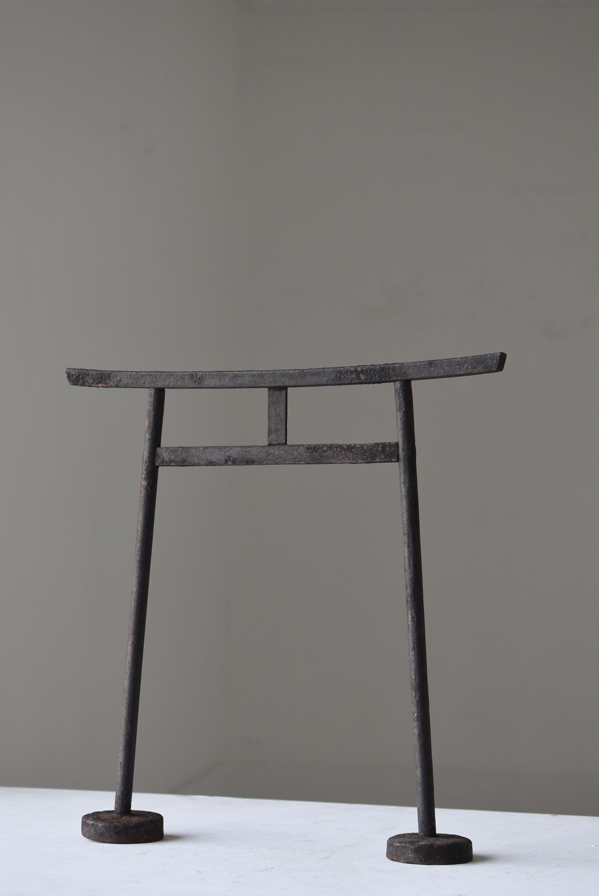 Japanese Antique Buddhist Art Iron Torii Gate 1900s-1940s / Wabi Sabi In Good Condition In Sammu-shi, Chiba