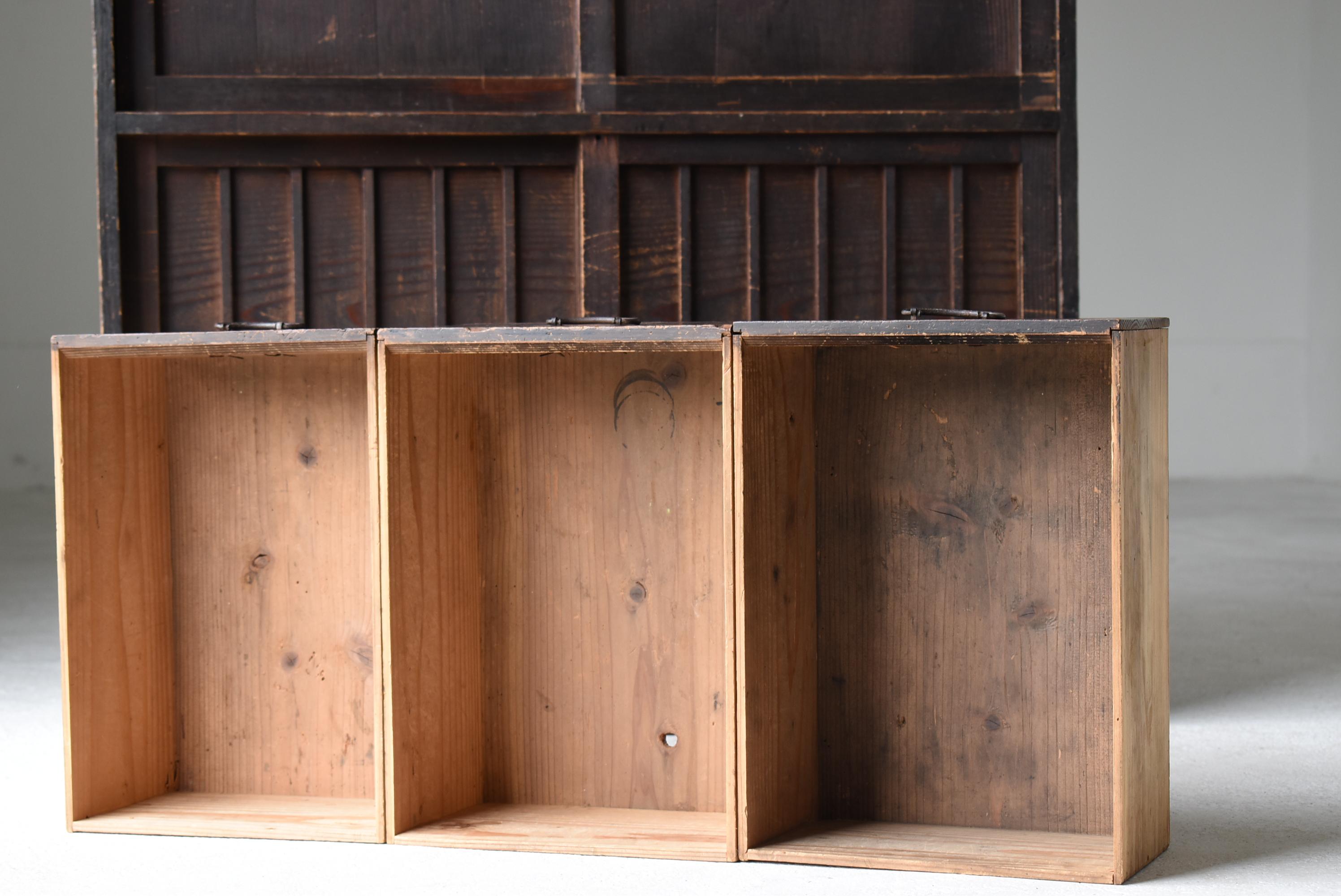 Japanese Antique Cabinet 1860s-1920s / Tansu Sideboard Wabisabi en vente 2