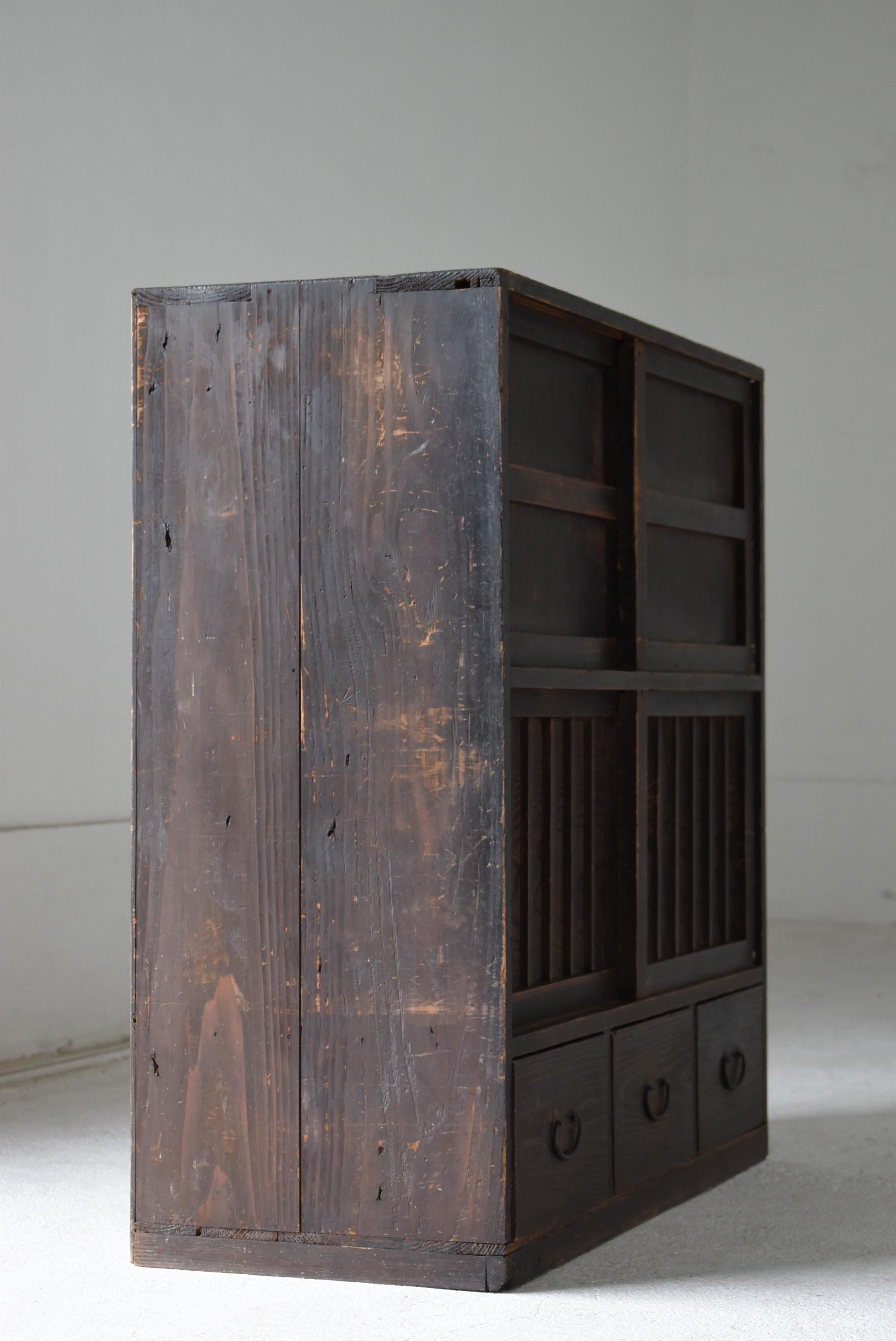 Japanese Antique Cabinet 1860s-1920s / Tansu Sideboard Wabisabi en vente 3