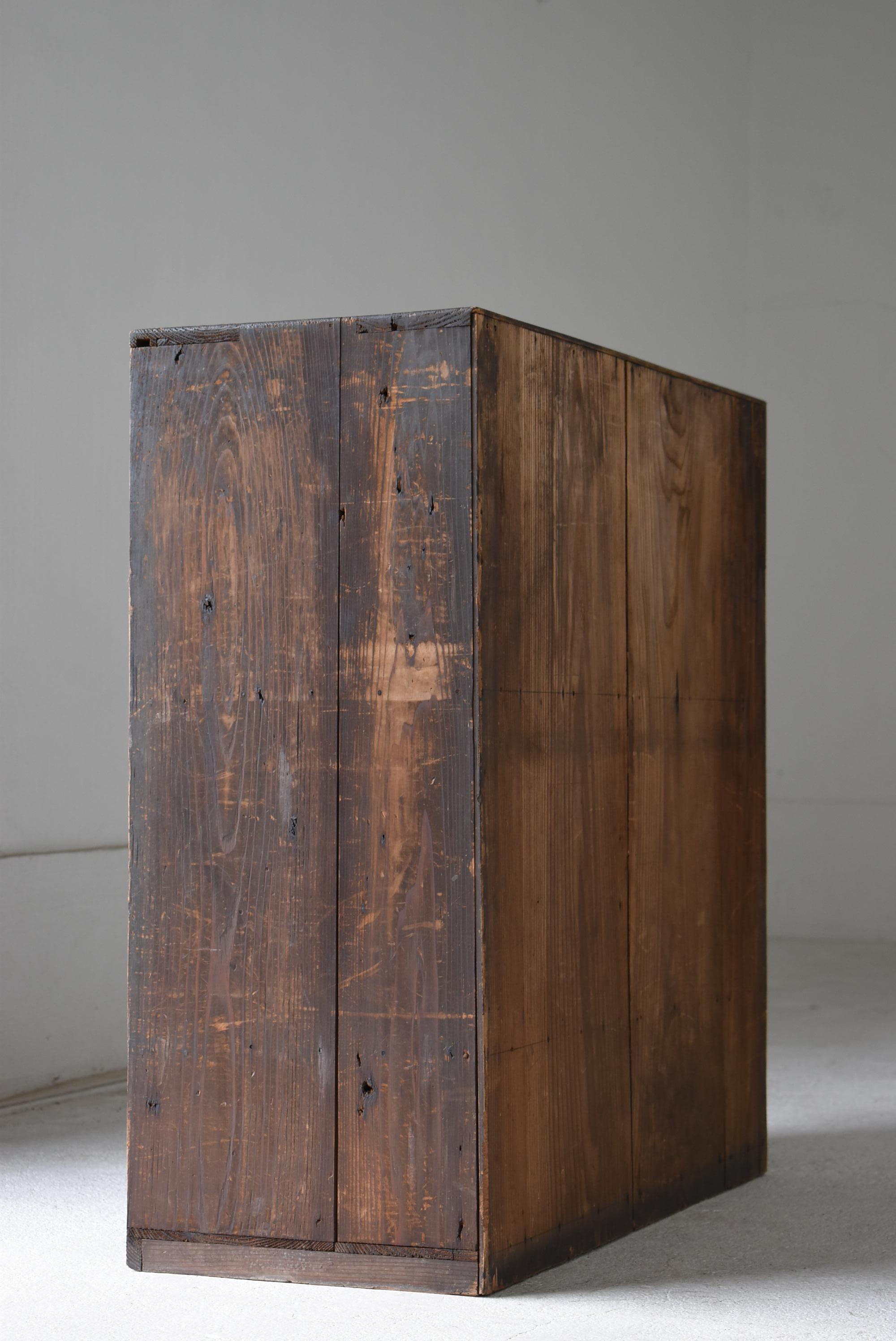 Japanese Antique Cabinet 1860s-1920s / Tansu Sideboard Wabisabi en vente 5