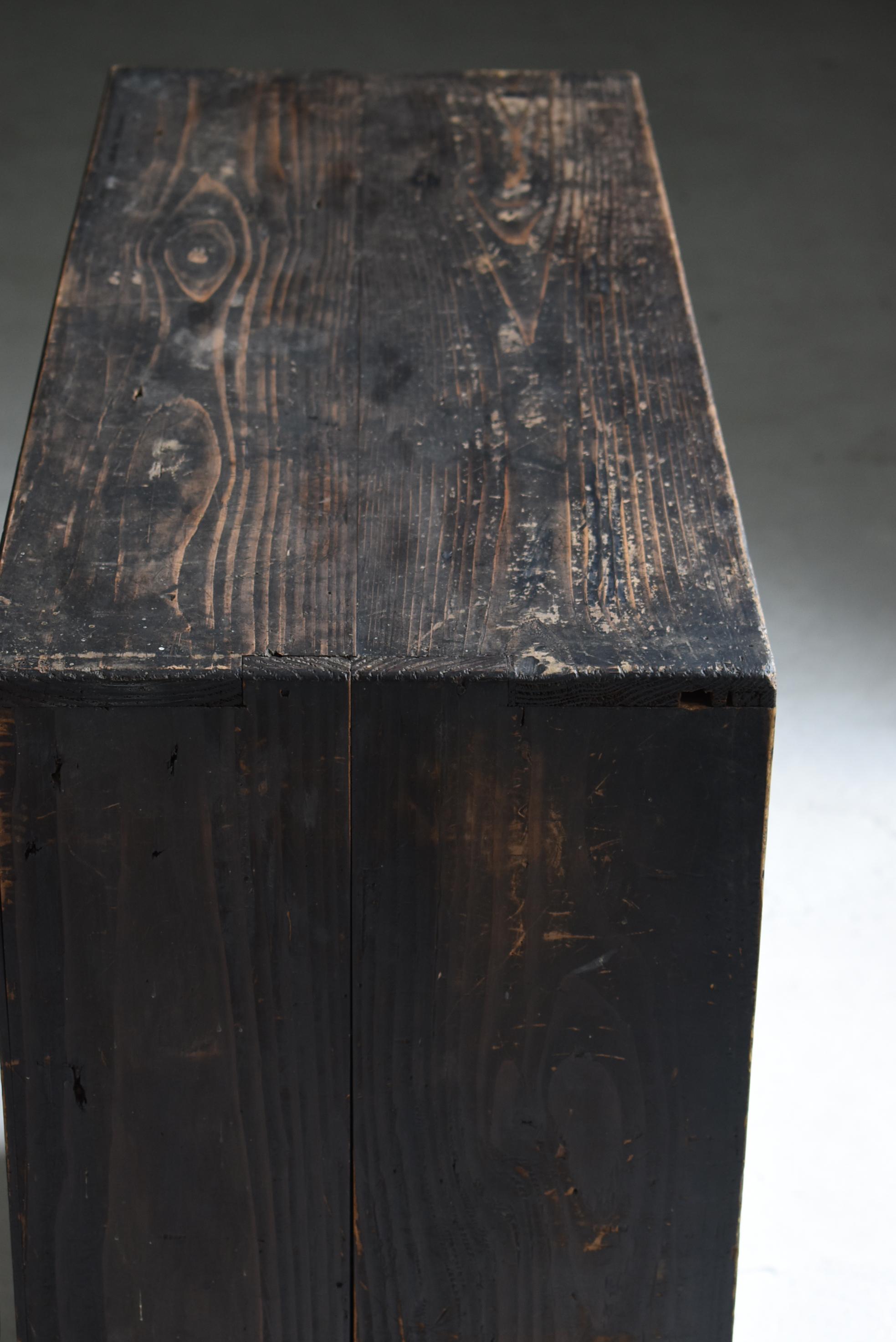 Japanese Antique Cabinet 1860s-1920s / Tansu Sideboard Wabisabi en vente 6