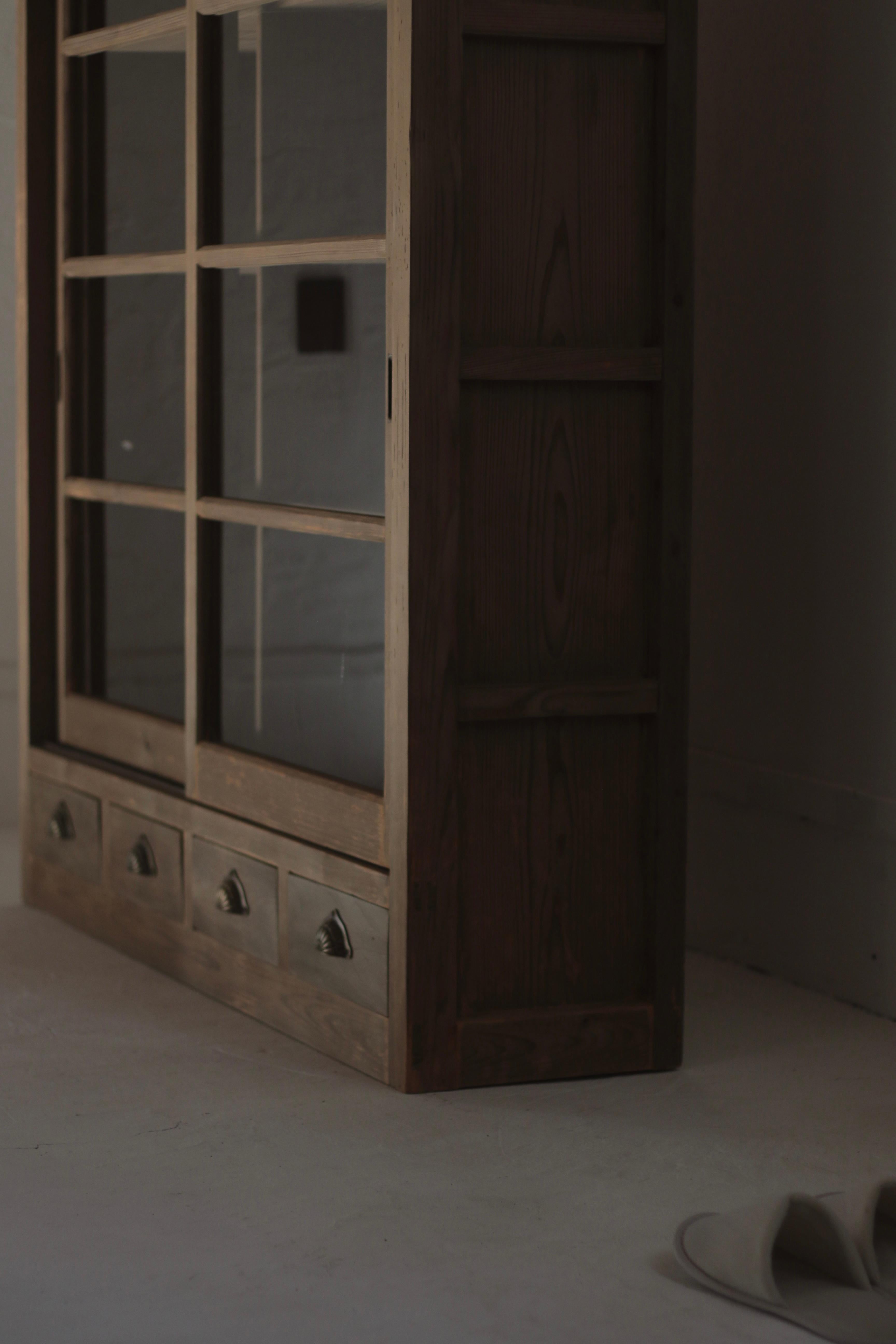 Japanese Antique Cabinet / Storage / Taisho Period / WabiSabi Japandi In Good Condition In Iwate-gun Shizukuishi-cho, Iwate Prefecture