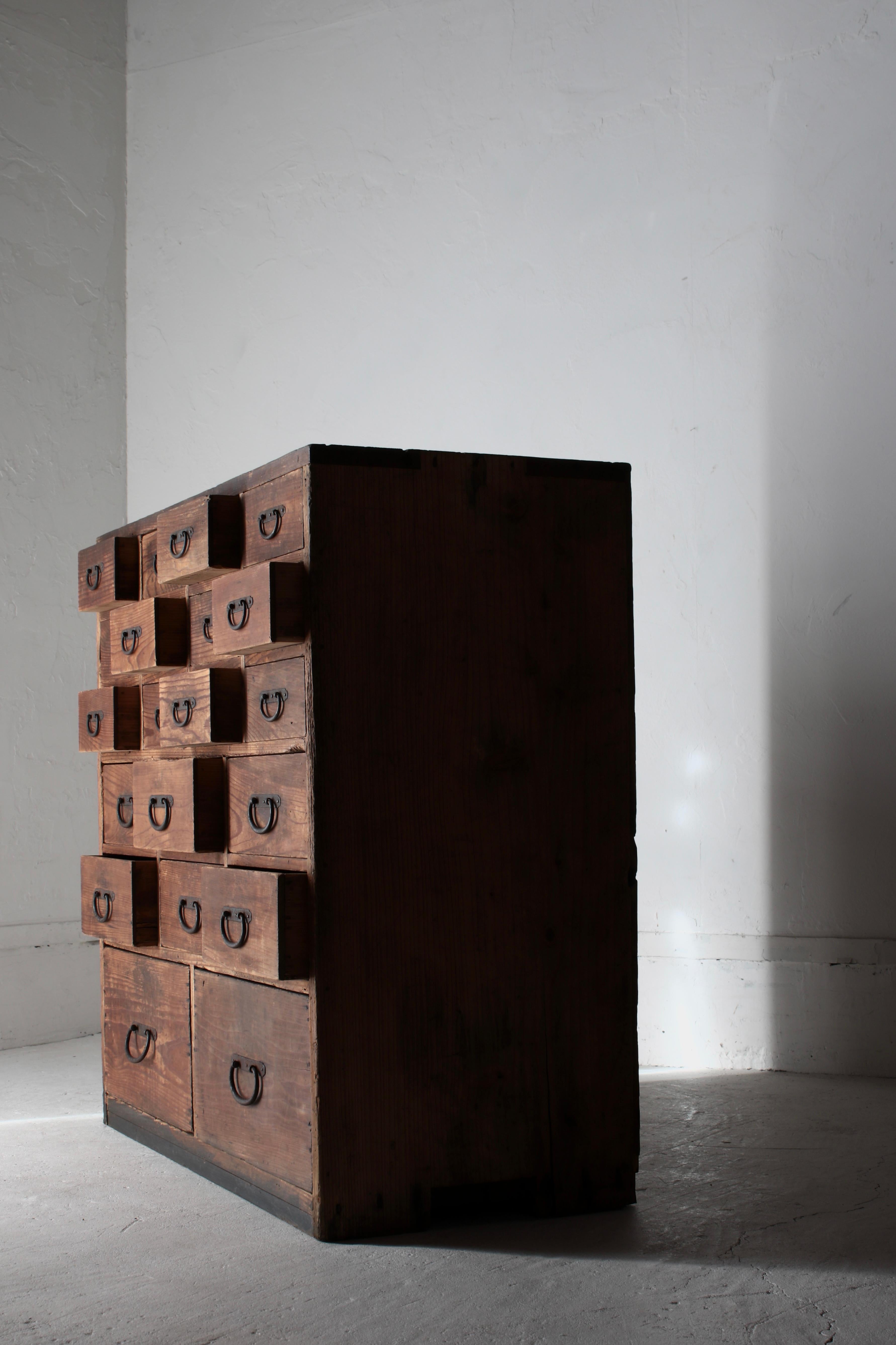 Antike japanische Kommoden / Tansu-Aufbewahrung 1868-1912er Jahre / Wabi-Sabi (Holzarbeit) im Angebot