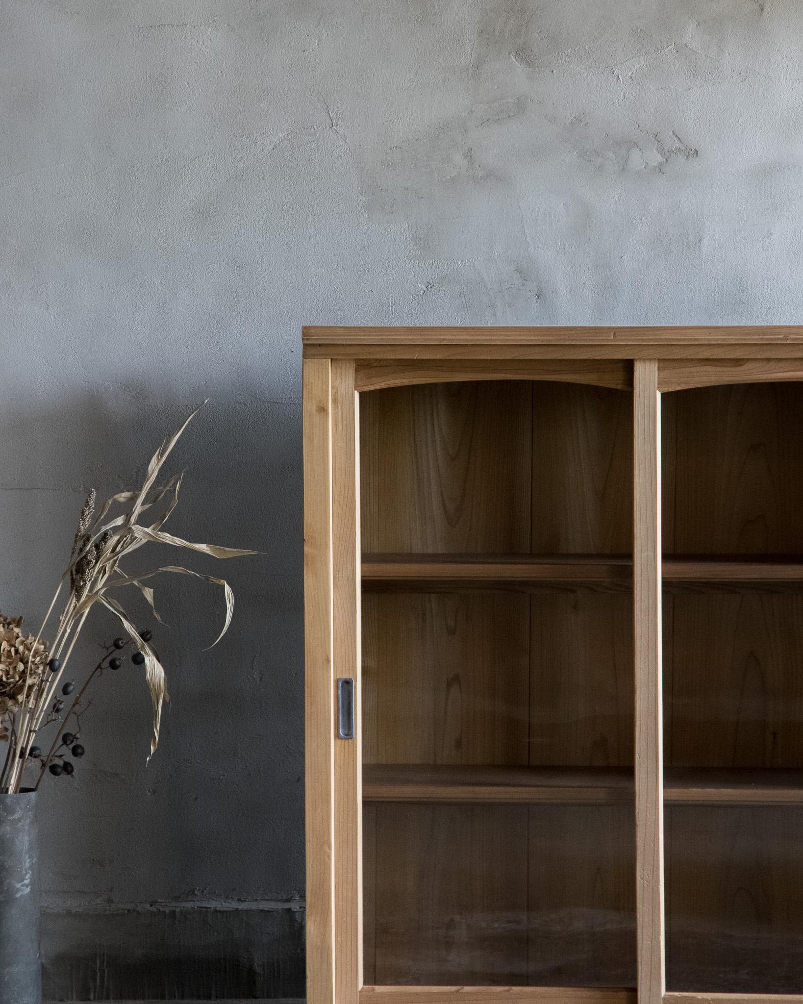 Antiker japanischer Schrank mit Glastüren, frühe Showa-Periode '1926-' im Angebot 13