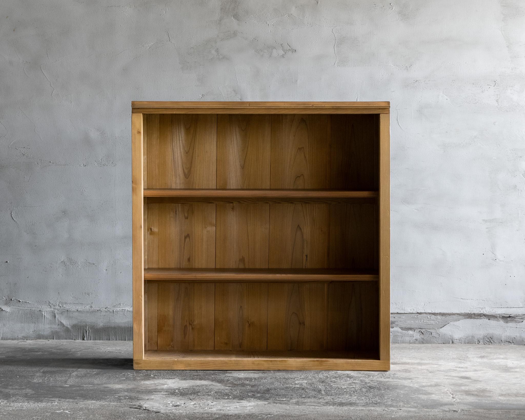 Antiker japanischer Schrank mit Glastüren, frühe Showa-Periode '1926-' im Zustand „Gut“ im Angebot in Hitachiomiya-shi, 08