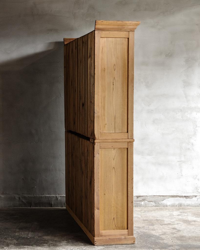 Antiker japanischer antiker Schrank mit Glastüren, Taisho-Ära '1912-1926', Wabi Sabi im Angebot 7