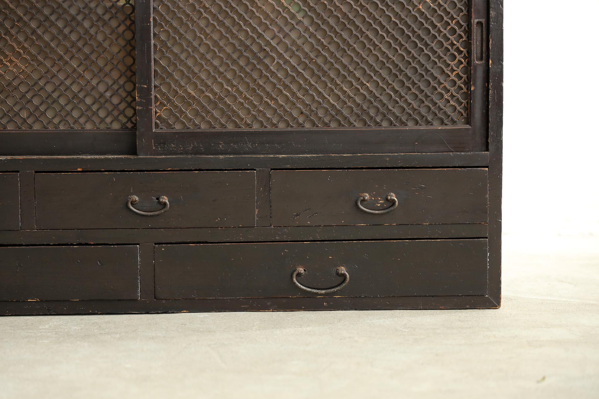 Armario antiguo japonés con puertas de celosía de madera, Wabi Sabi, Japandi Hecho a mano en venta
