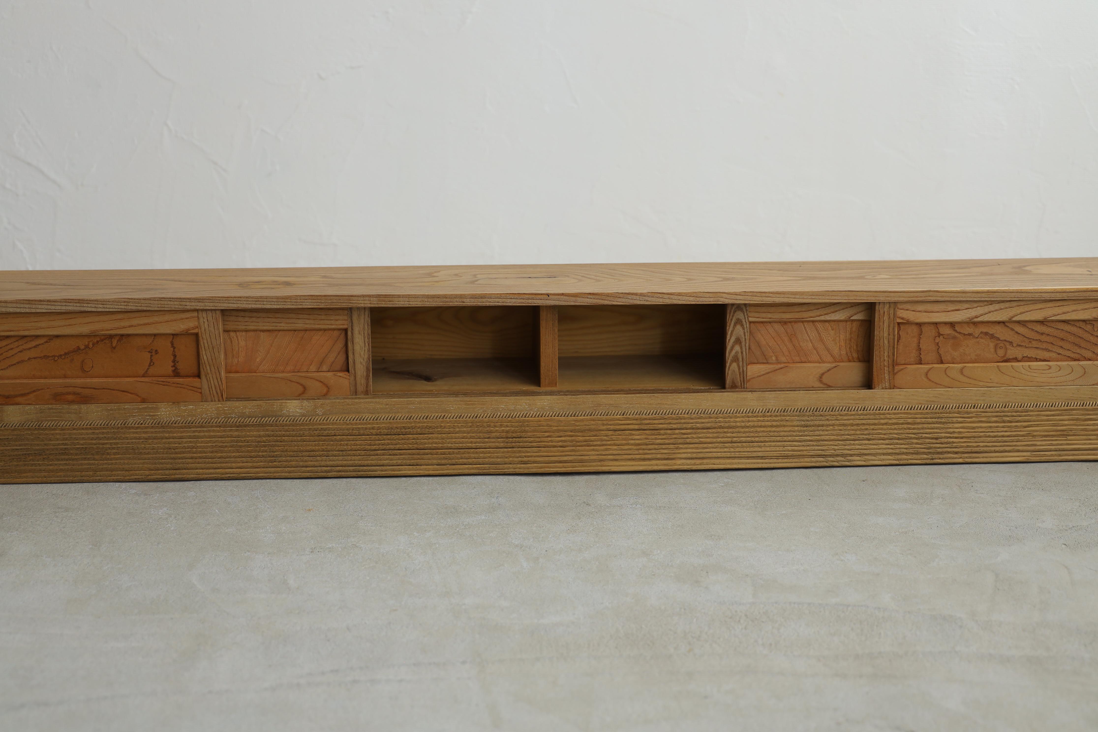 Fait main Meubles de rangement japonais anciens de rangement bas, Wabi Sabi, Japandi en vente