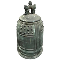 Cloche de temple japonaise ancienne en bronze coulé avec une dédicace signée prolifique