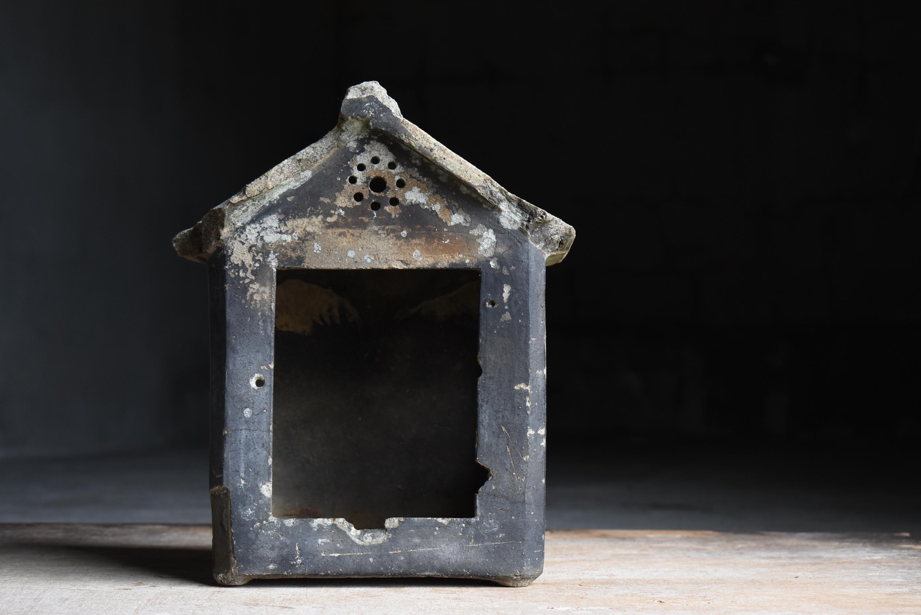 Meiji Japanese Antique Ceramic Small Shrine 1860s-1900s / Zushi Figurine Wabisabi For Sale