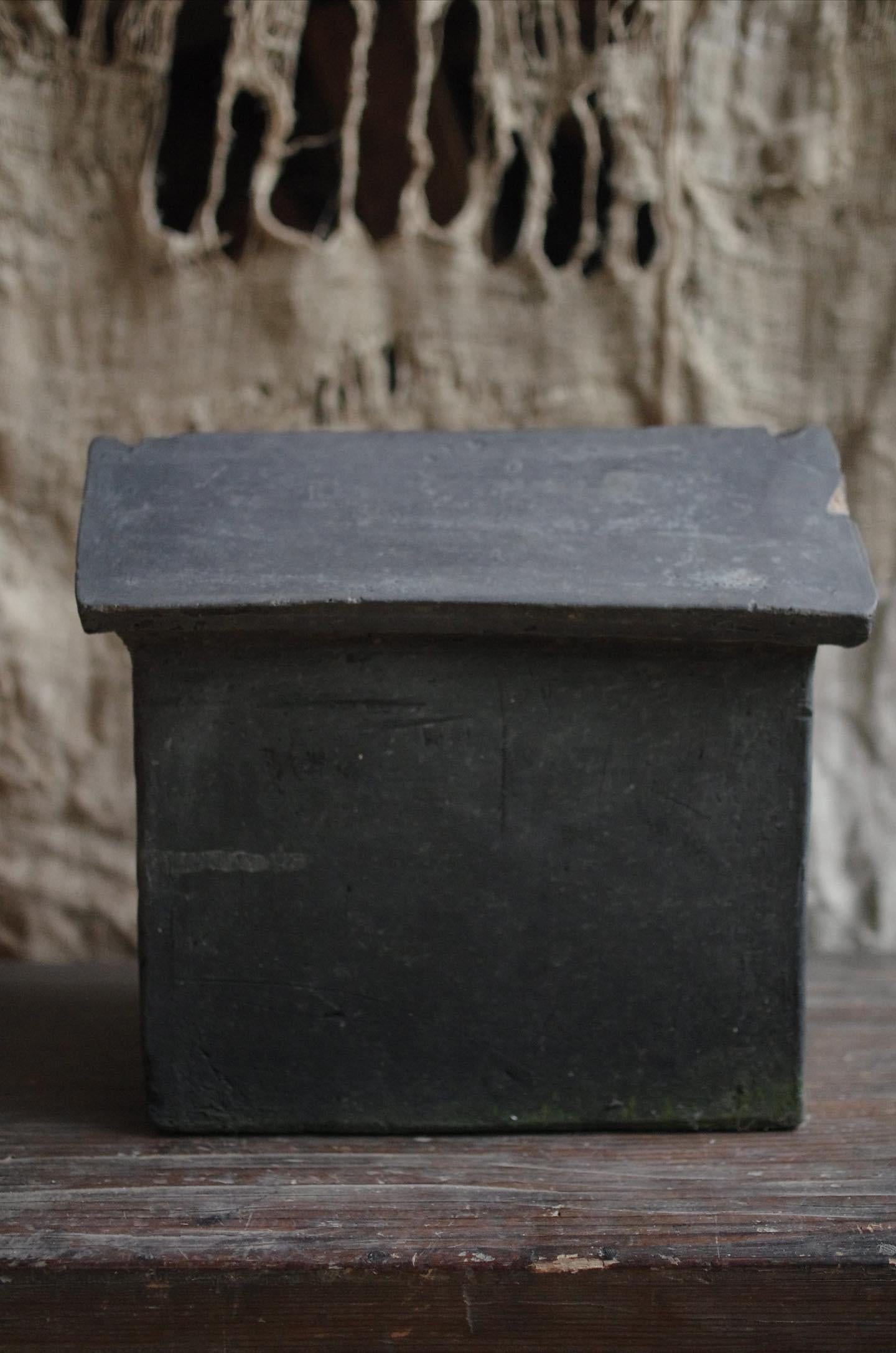 Japanese Antique Ceramic Zushi 