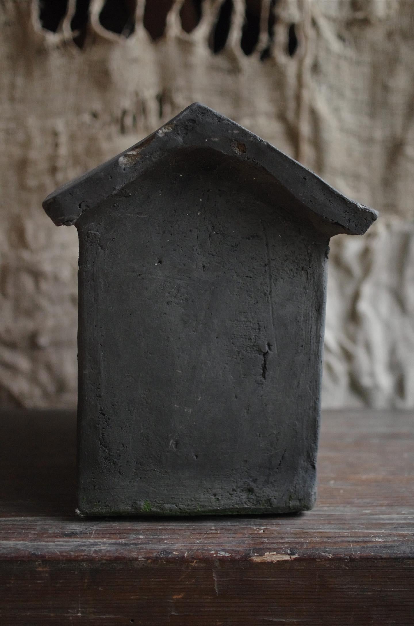 Japanese Antique Ceramic Zushi 