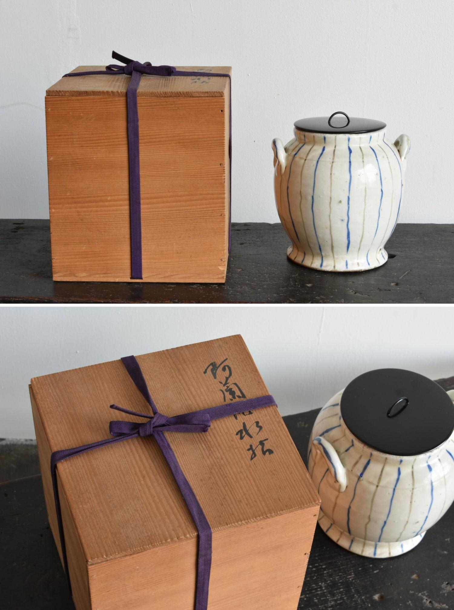 Japanische antike Keramik mit vertikalen Streifen / 1800er Jahre / Edo-Periode (Handgefertigt) im Angebot