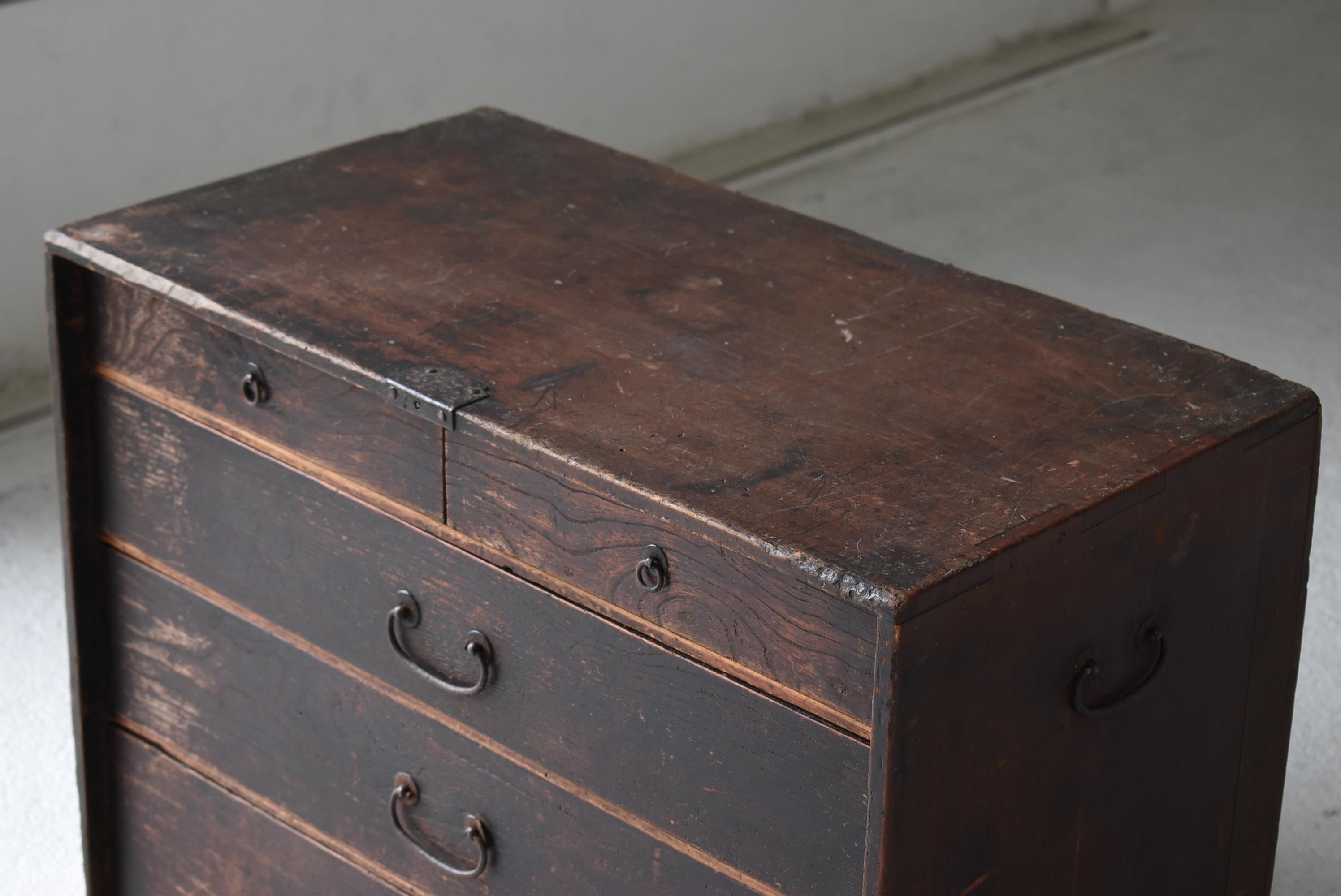 Japanese Antique Chest of Drawers 1860s-1900s / Tansu Nightstand Wabi Sabi Meiji en venta