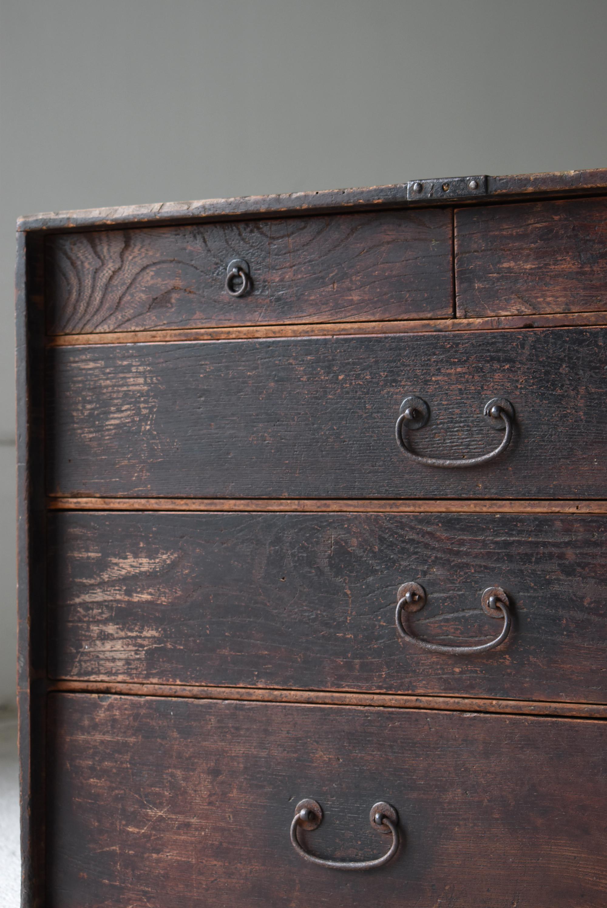 Japanese Antique Chest of Drawers 1860s-1900s / Tansu Nightstand Wabi Sabi Carpintería en venta