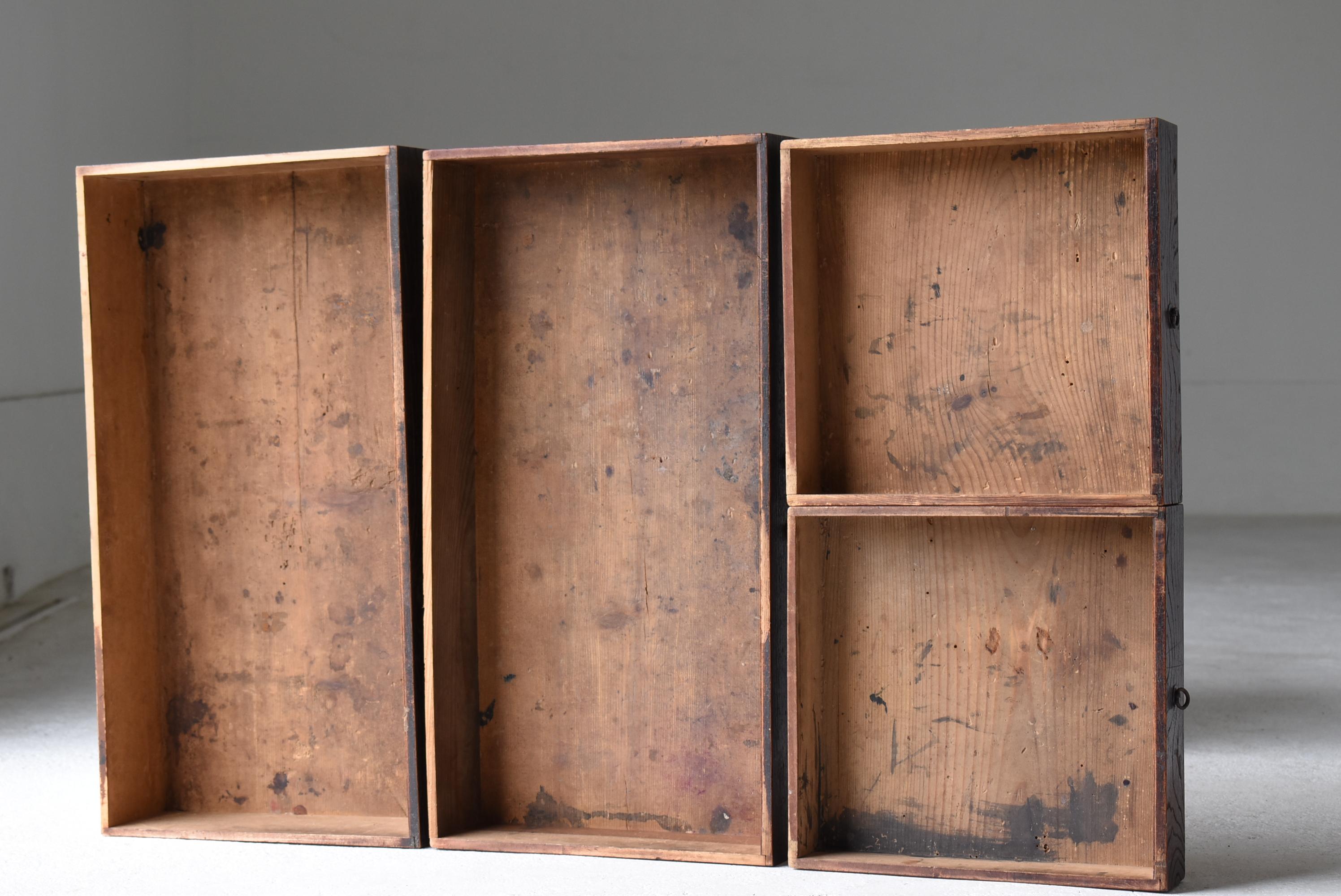 Japanese Antique Chest of Drawers 1860s-1900s / Tansu Nightstand Wabi Sabi Hierro en venta
