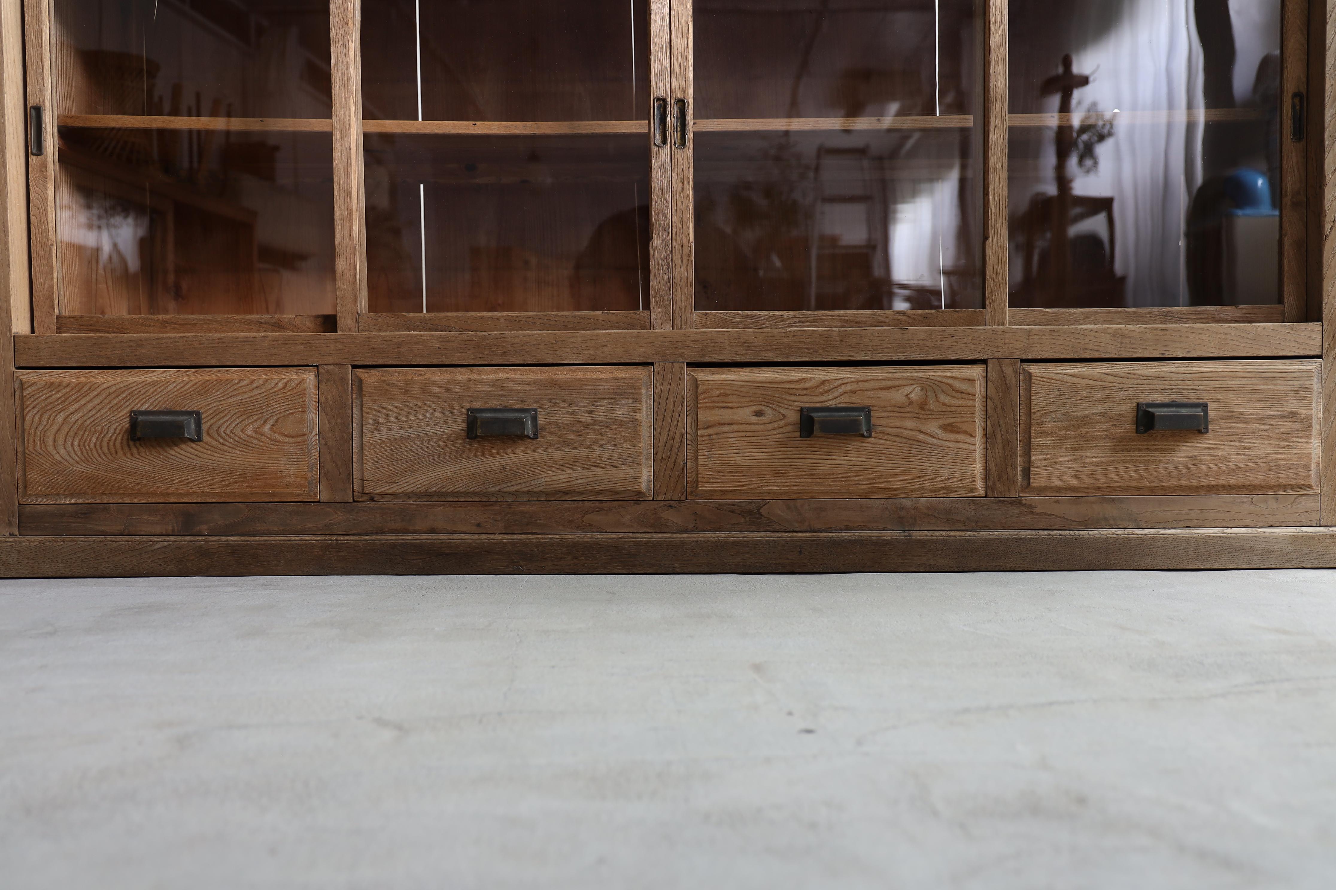 Japanischer antiker Kastanienschrank , Sideboard, Wabi Sabi, Japandi im Zustand „Gut“ im Angebot in Katori-Shi, 12